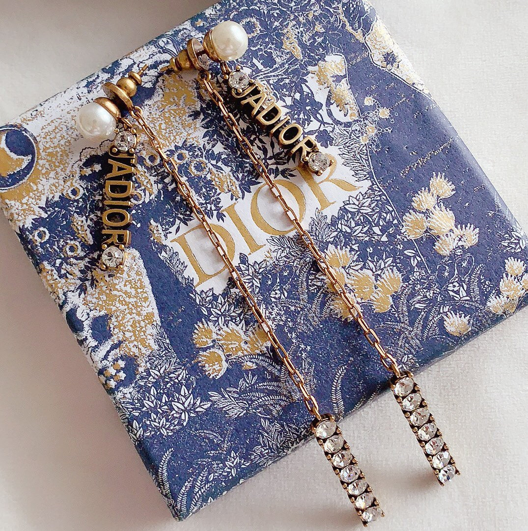 1YD317EDE Stylish Earrings