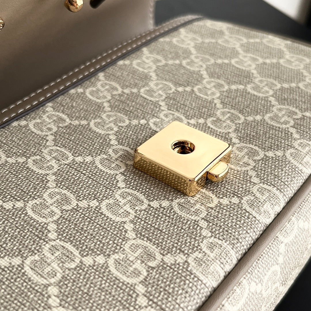 1XB55BDE Stylish leather bag