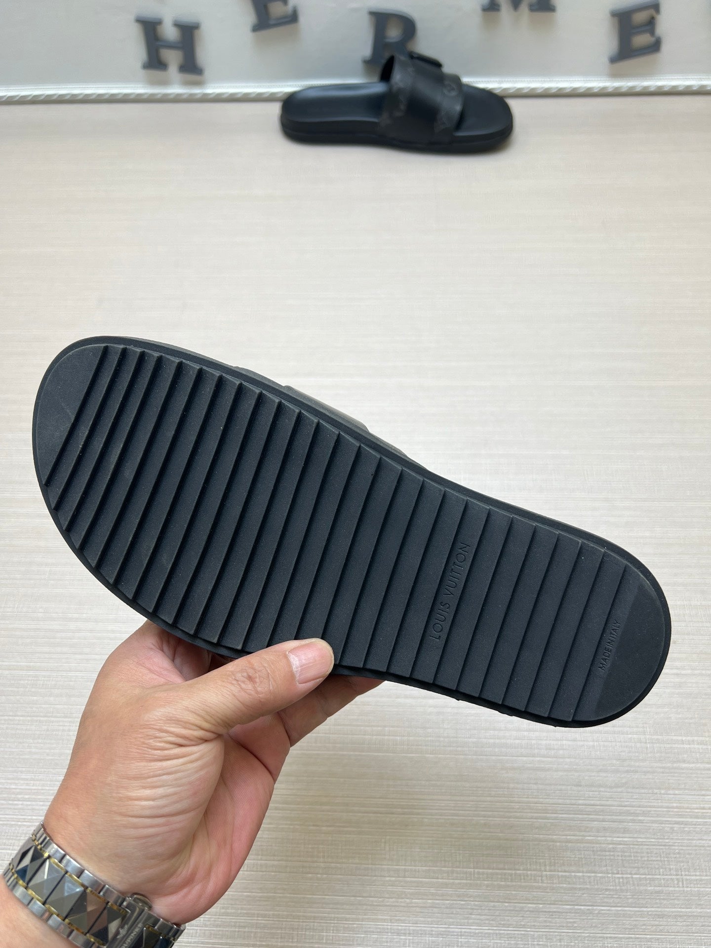 54E111ZDE Stylish slippers