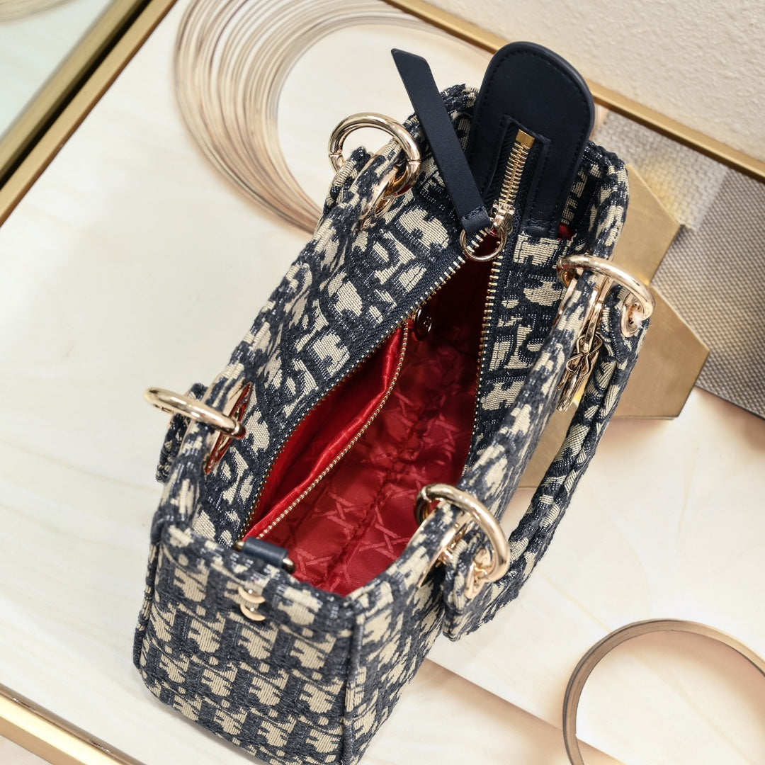 1XD439BDE Stylish embroidery bag