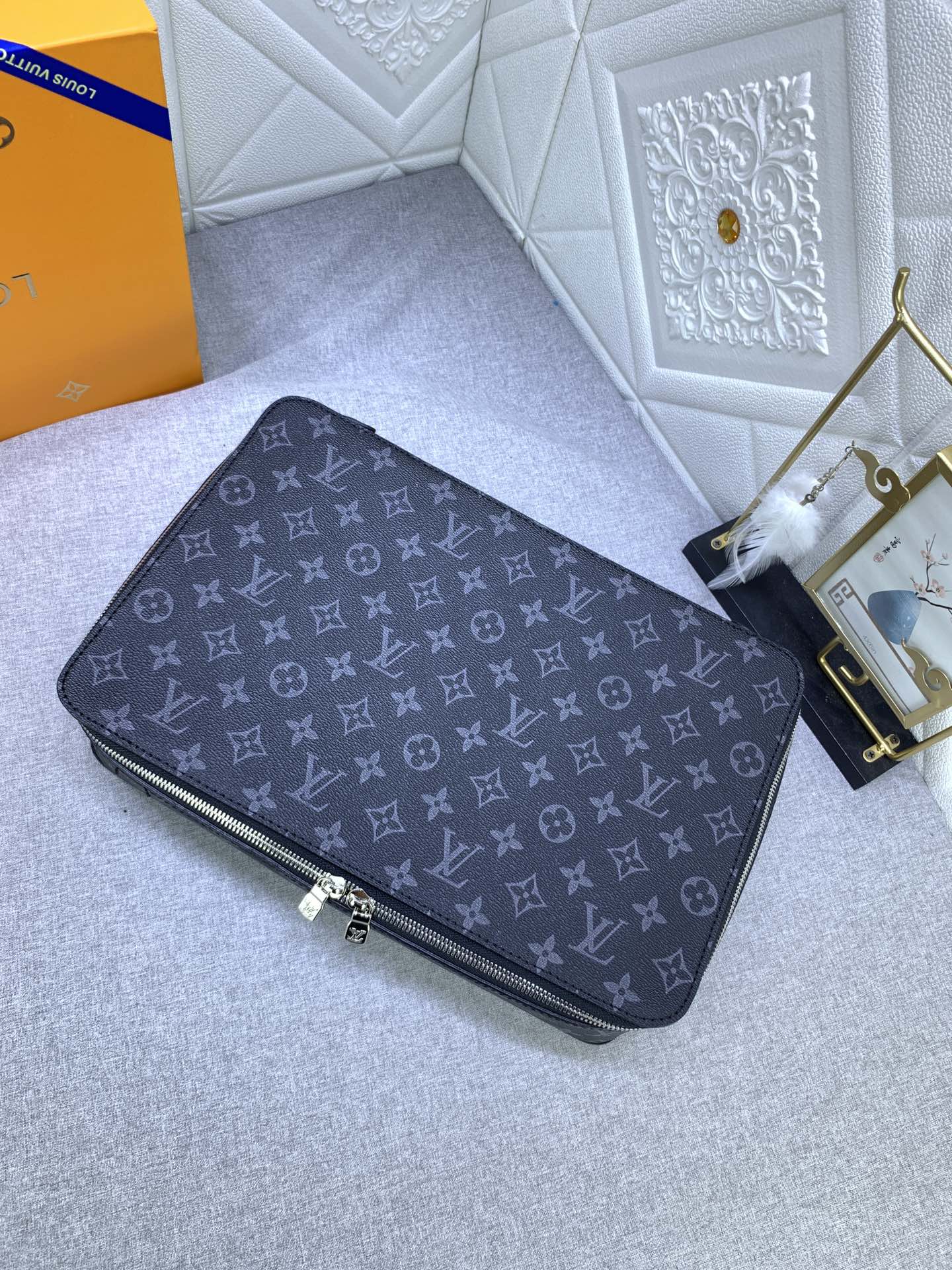 1XE272BDE Stylish leather bag 