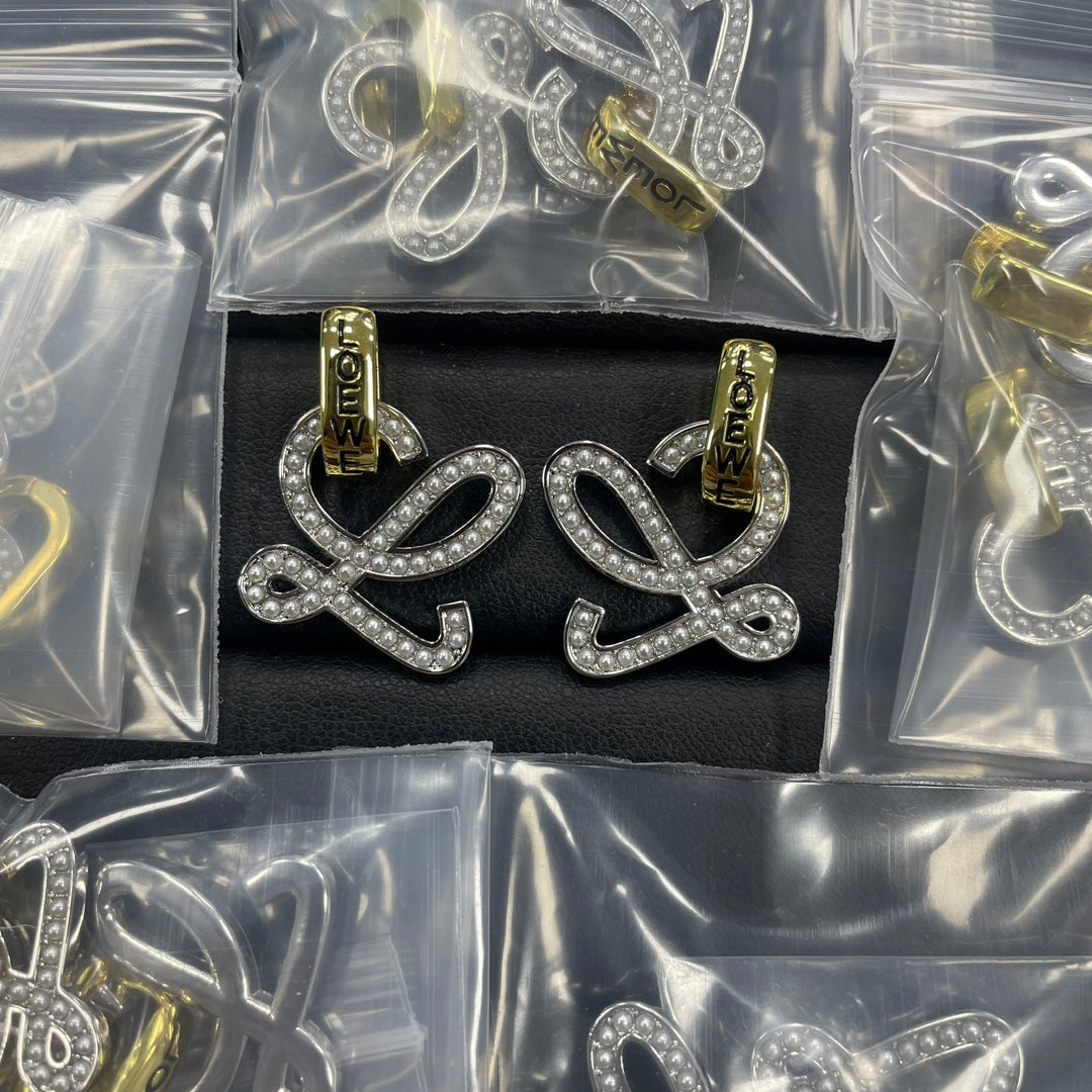 14A976EDE Stylish Earrings