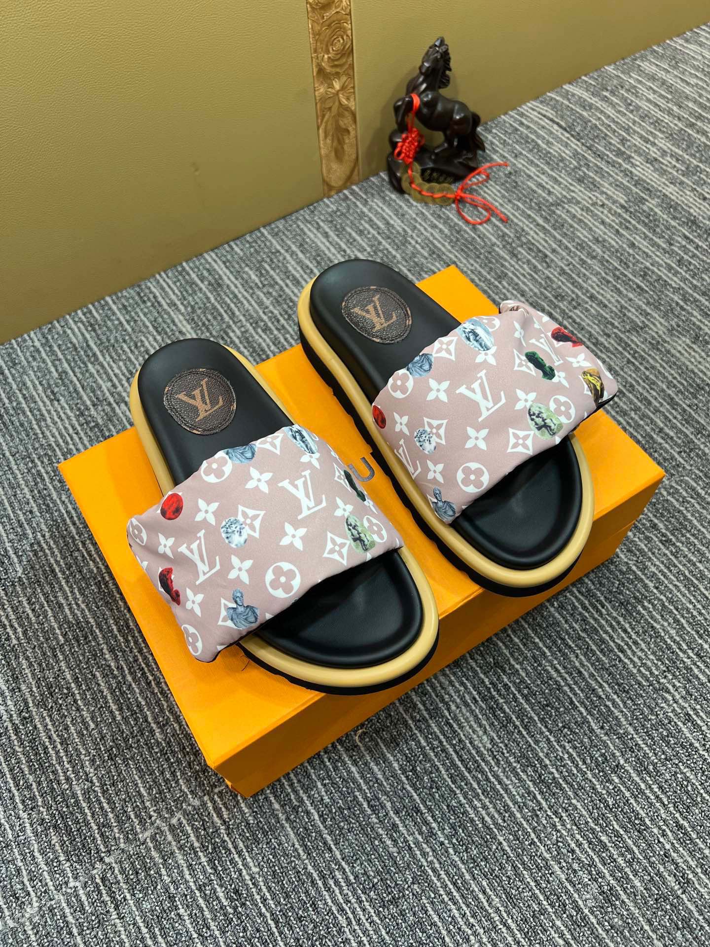 5XF120ZDE Stylish leather quality Slippers