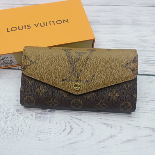 1XE93BDE Stylish leather wallets