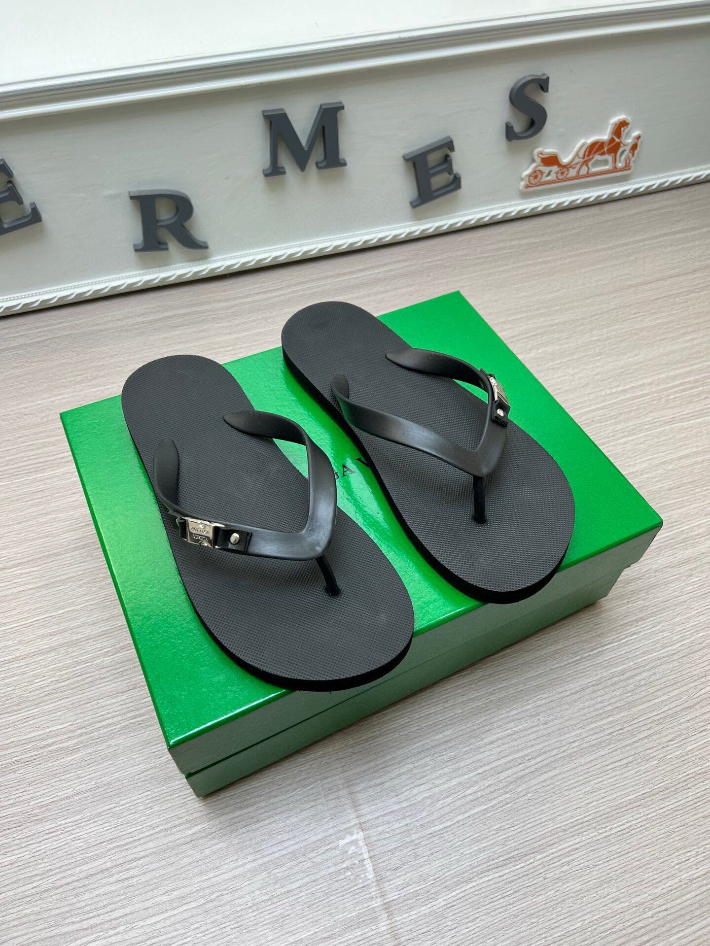 54A162ZDE Stylish slippers