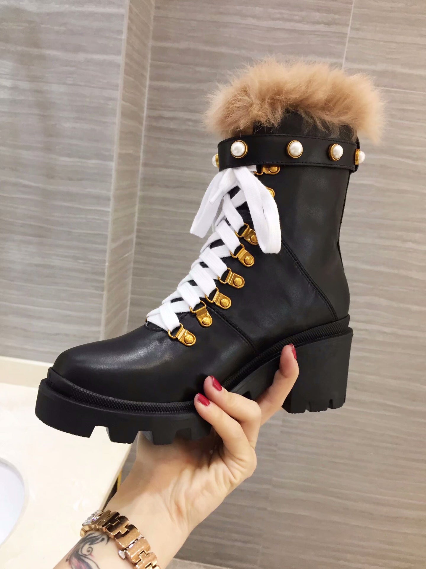 2XB203ZDE Stylish leather boot (top layer leather lining)