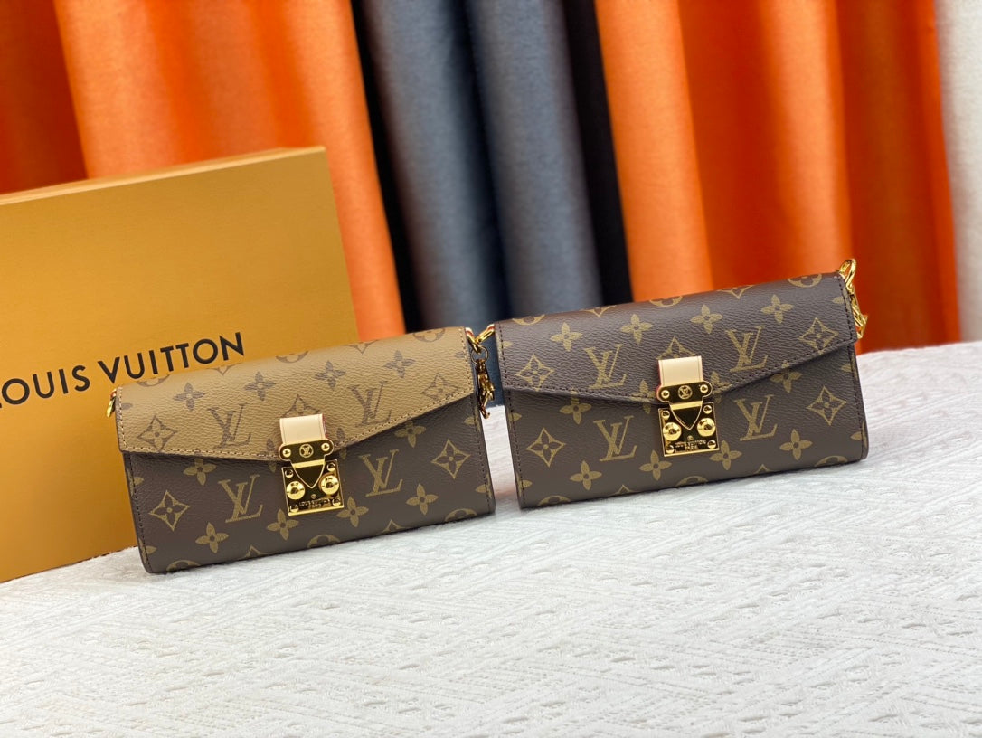 1XE32BDE Stylish leather bag 