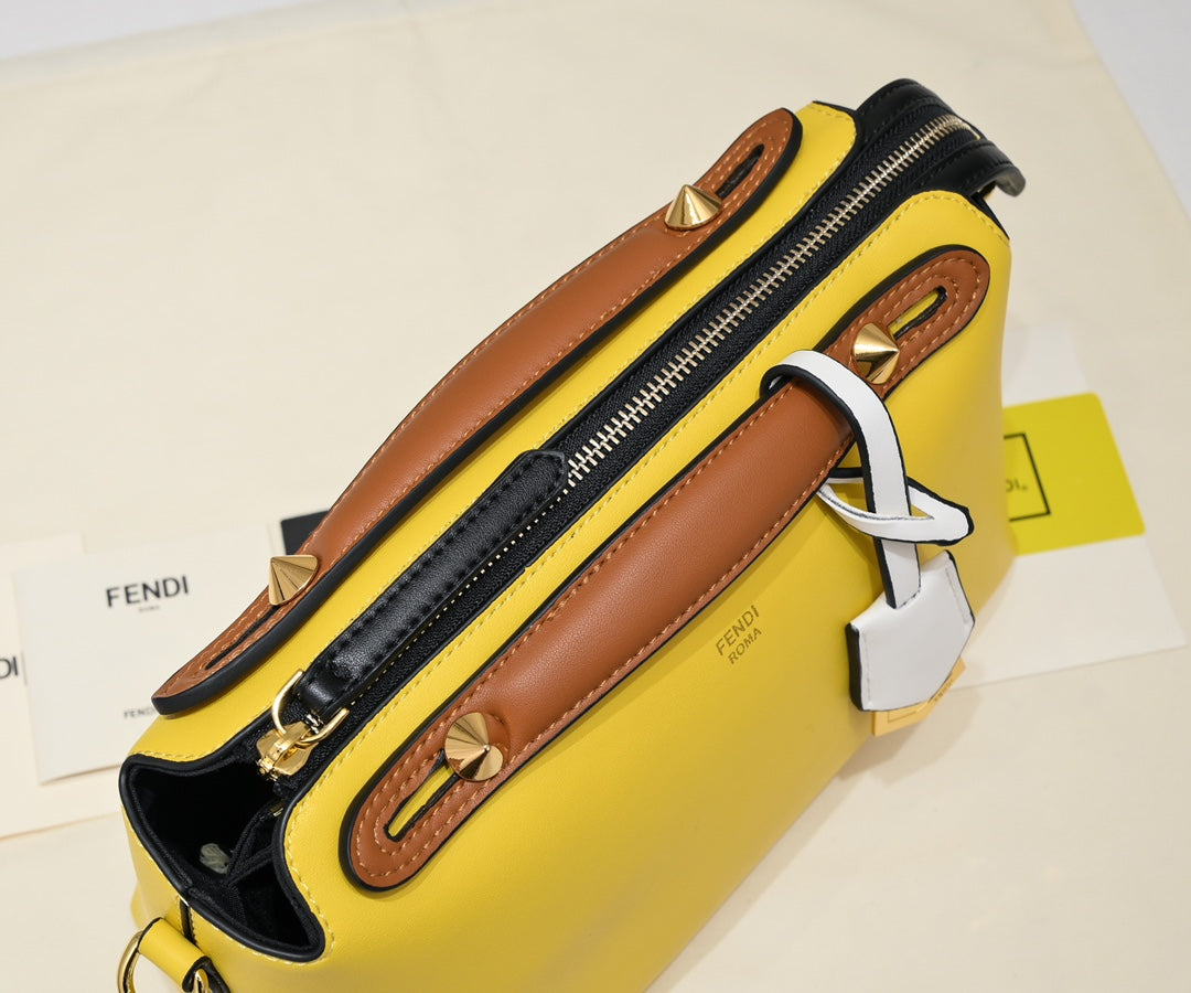 2XF132BDE Stylish leather bag 