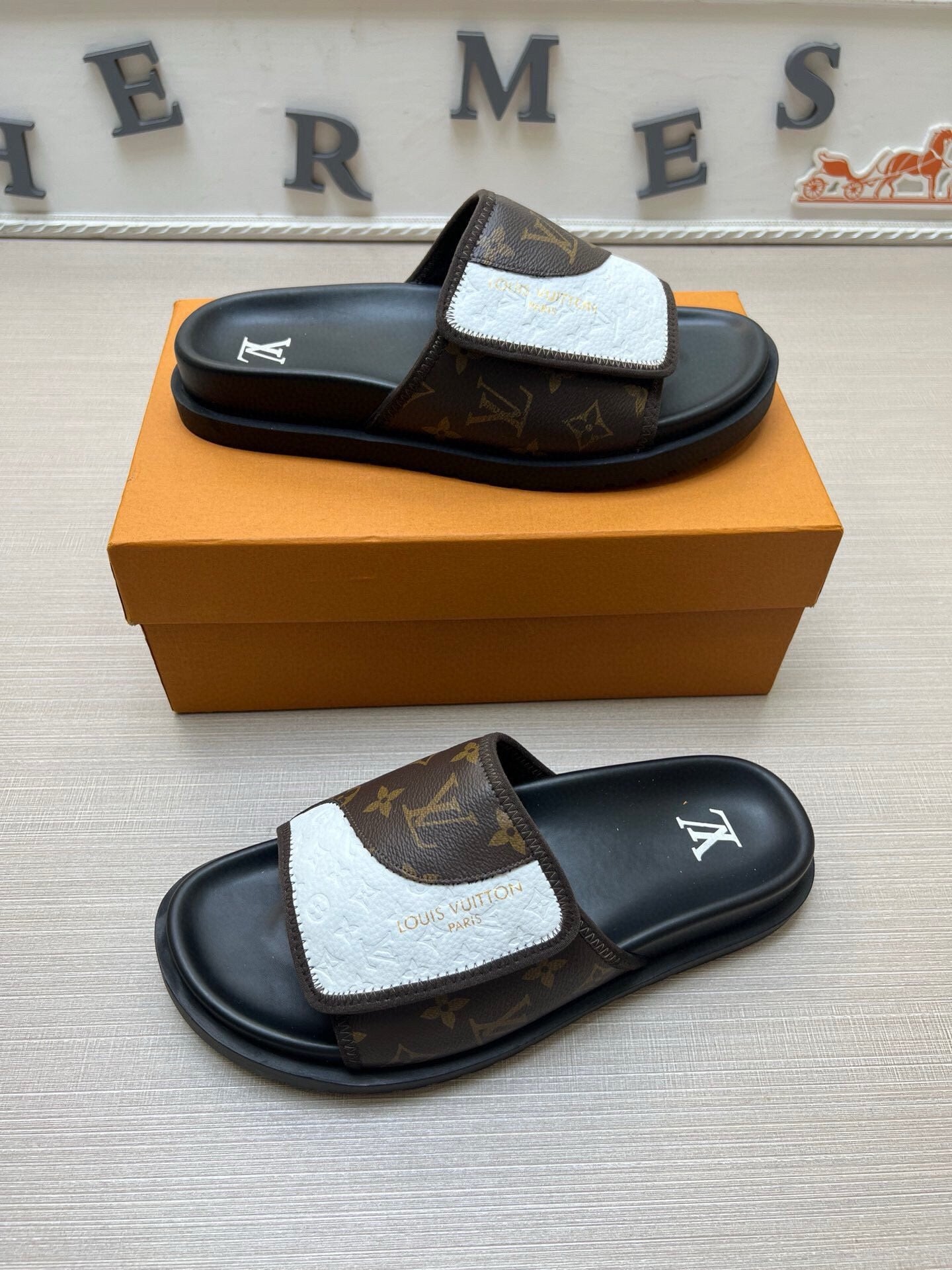 5WE250ZDE Stylish Slippers