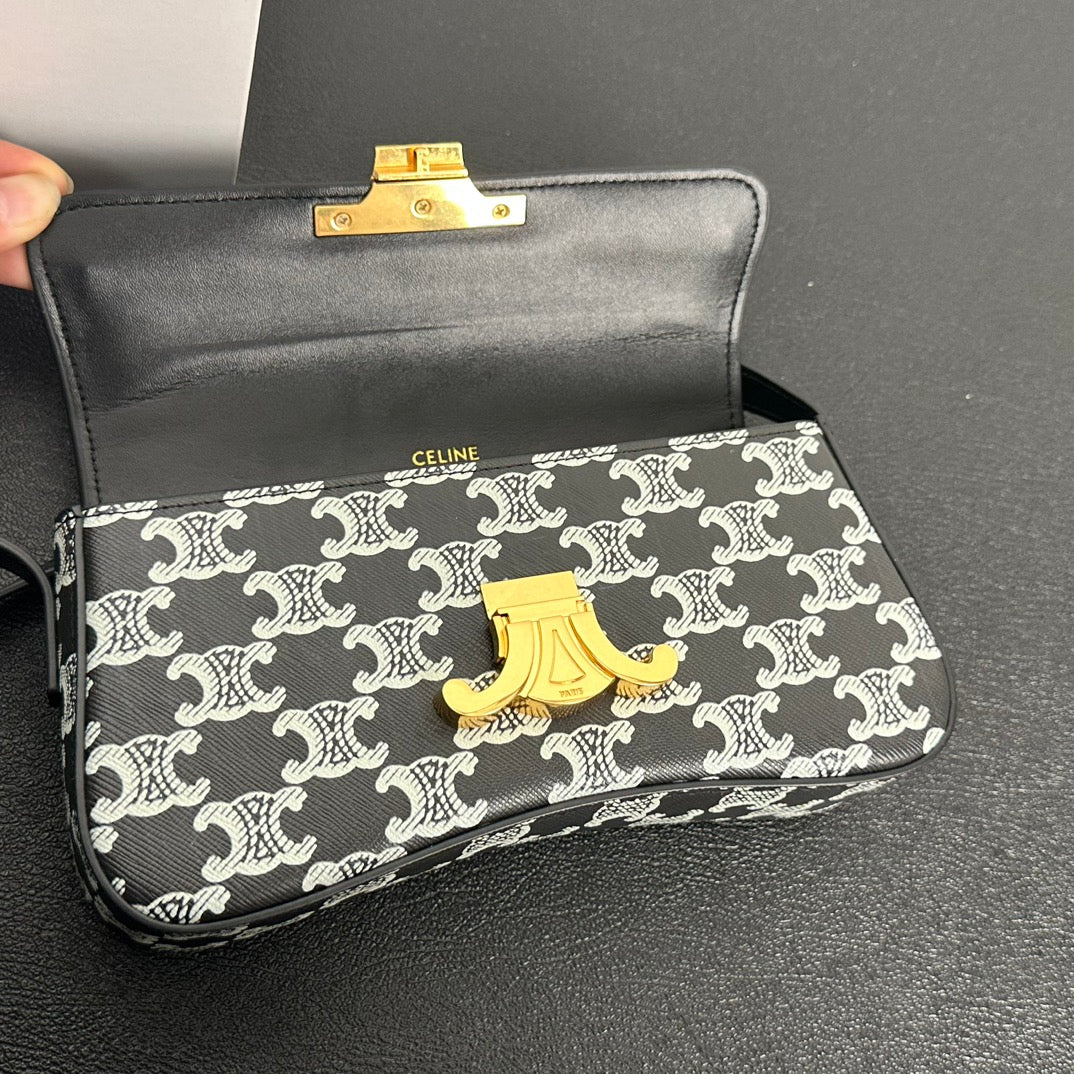 1XE271BDE Stylish leather bag 