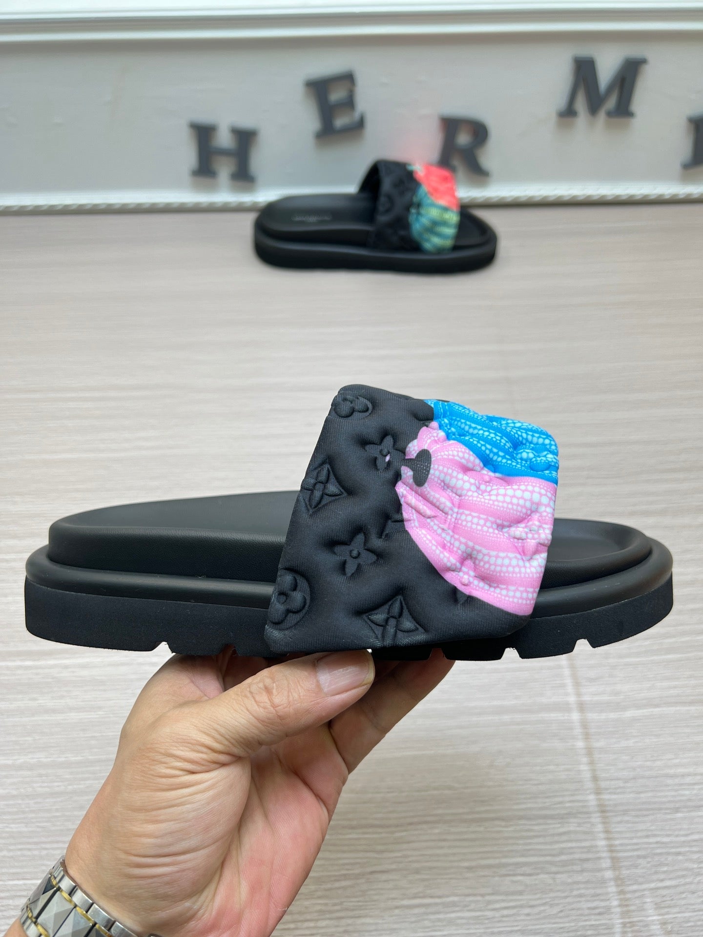 5YE154ZDE Stylish Slippers