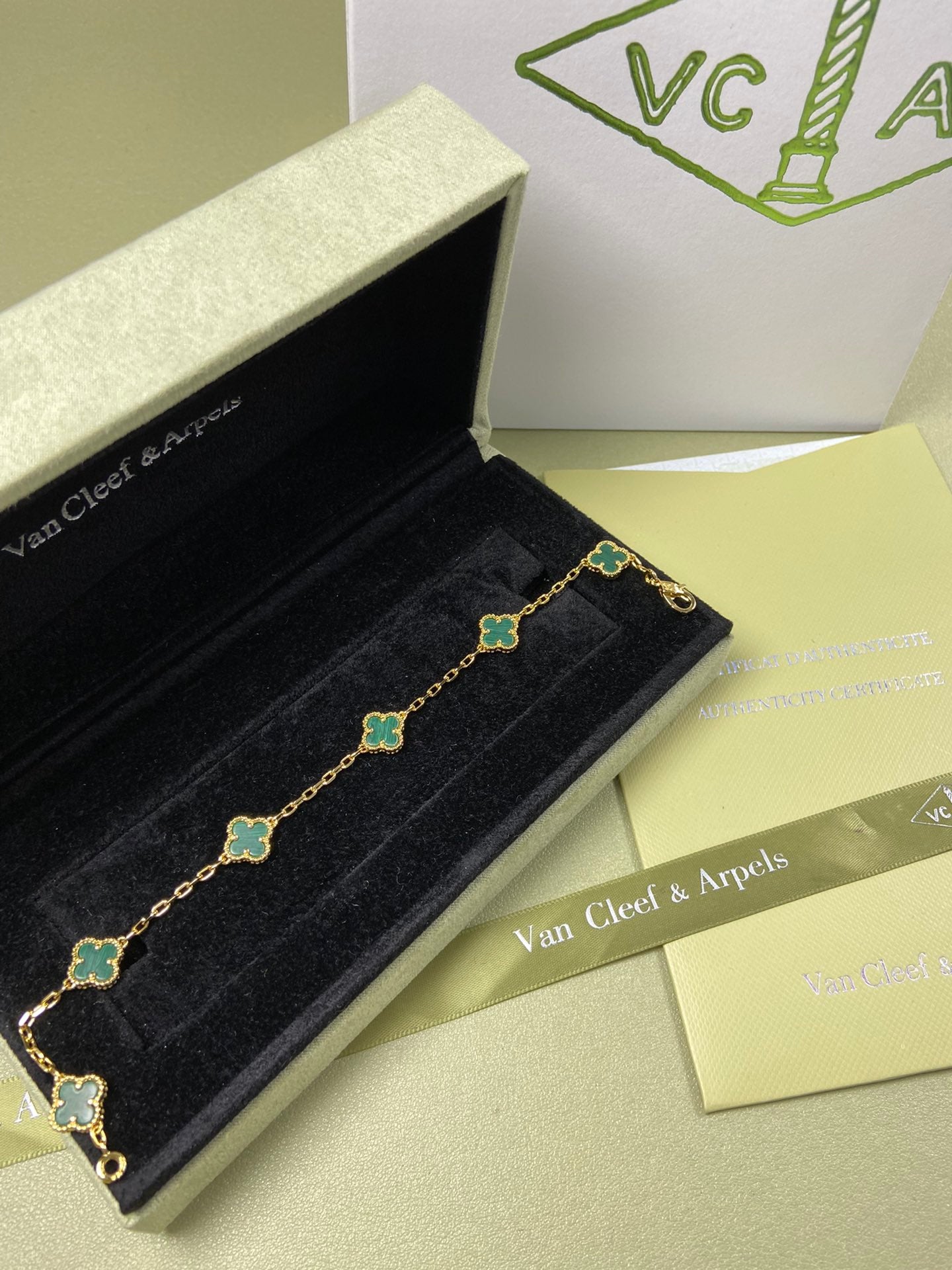 5XVA183KDE Stylishbracelets 6 flowers mini size 0.9cm flower