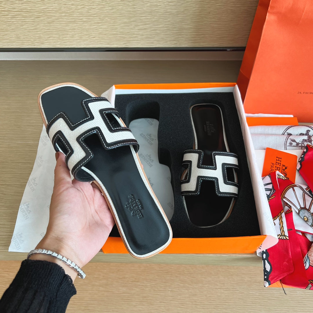 1ZH240ZDE Stylish Slippers