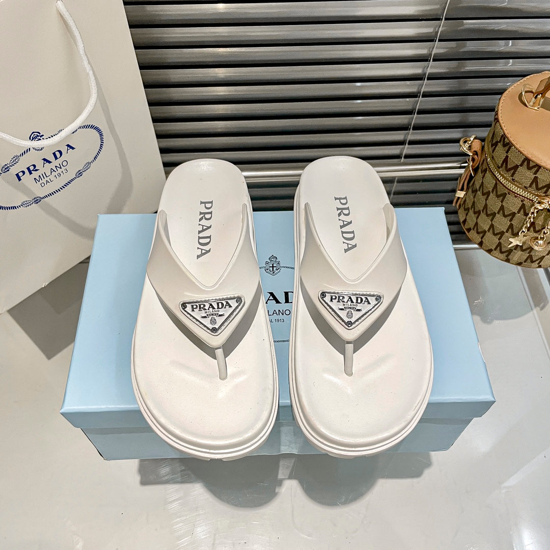 14PD181ZDE Stylish Slippers