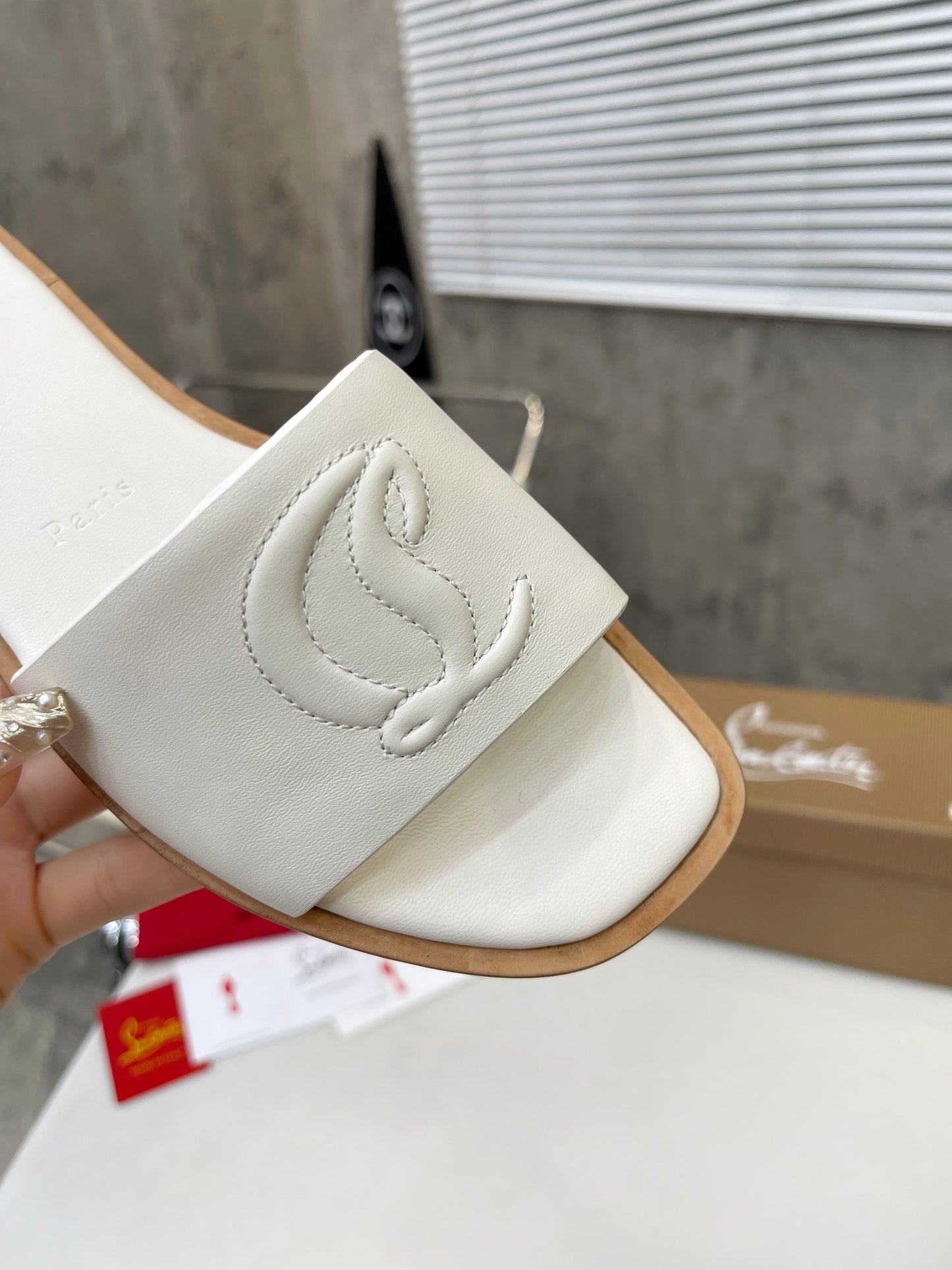 JXA32ZDE Stylish leather Slippers