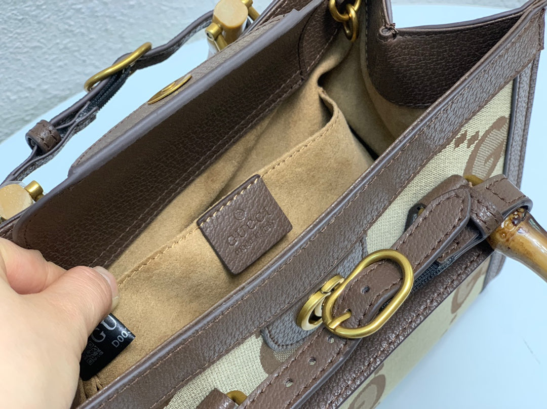 1XB117BDE Stylish leather bag 