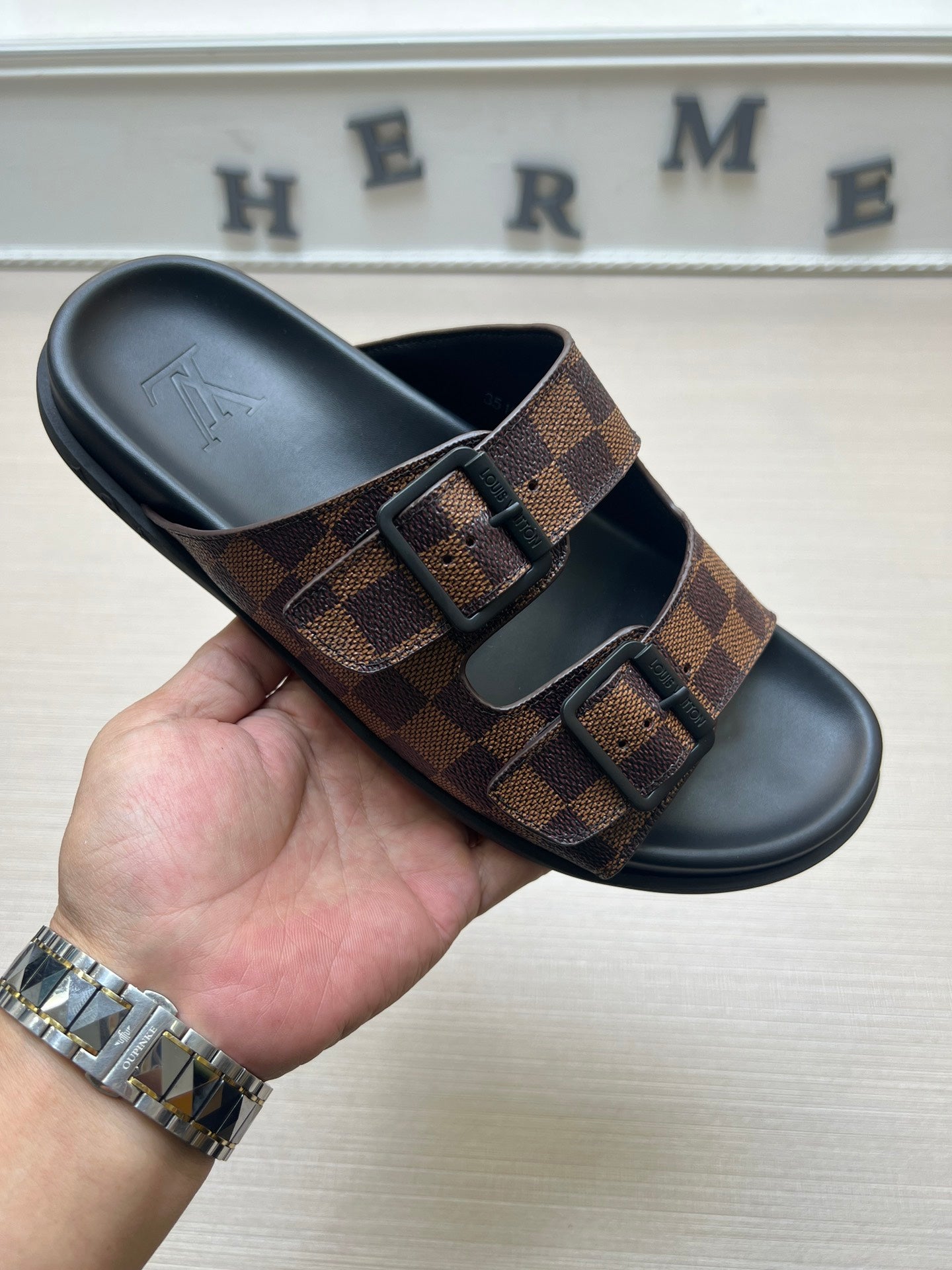 54E60ZDE Stylish slippers