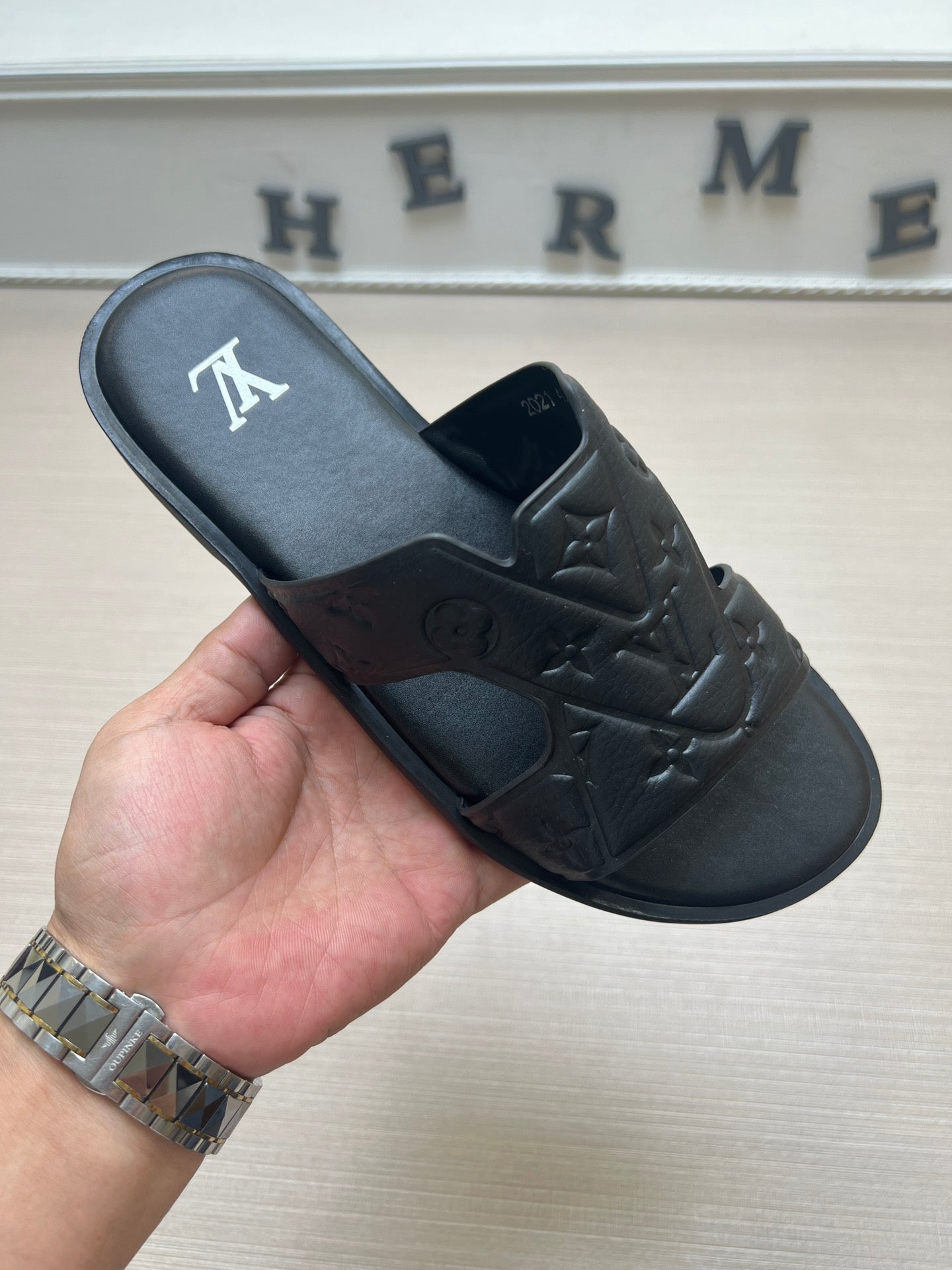 54E22ZDE Stylish slippers
