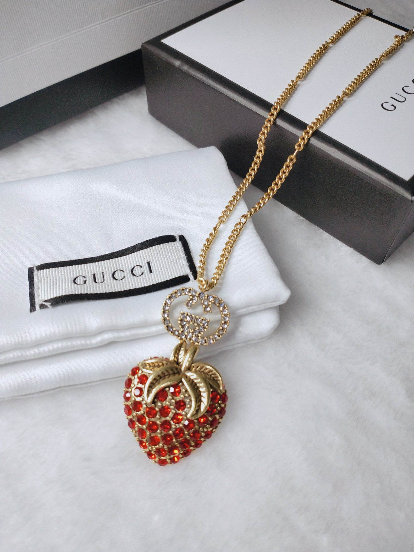14B488XDE Stylish  Earrings Necklaces