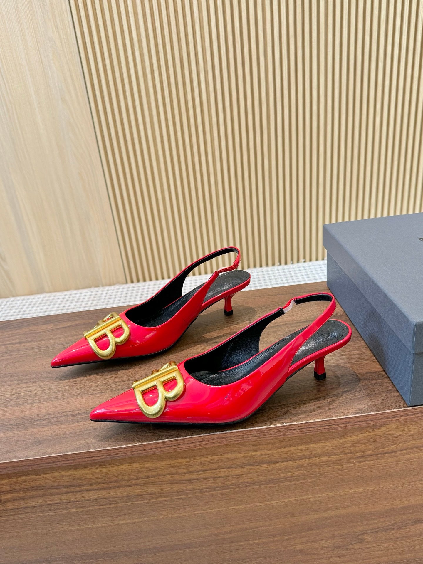 255QJ45ZDE Stylish leather High heels