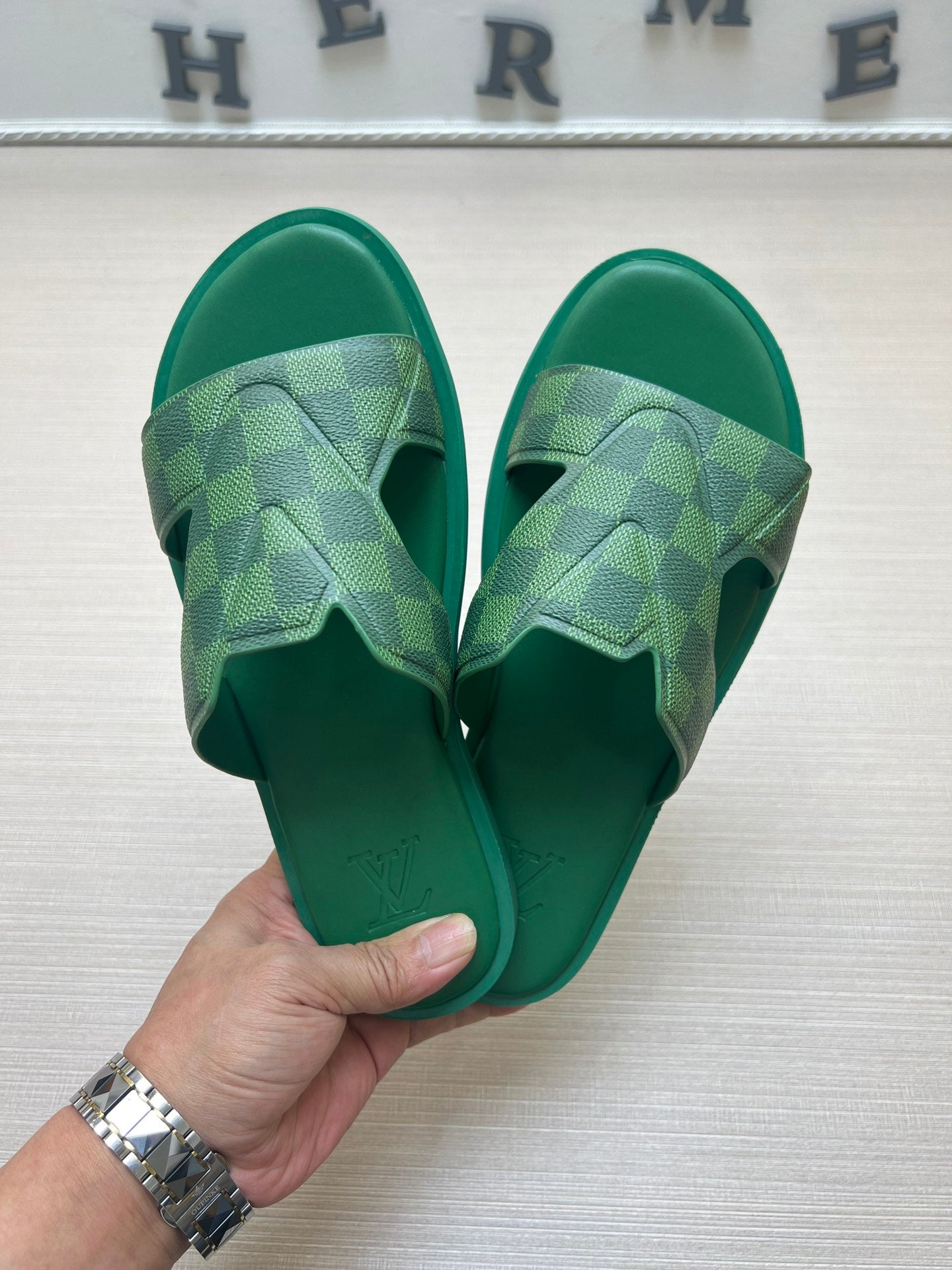 54E22ZDE Stylish slippers