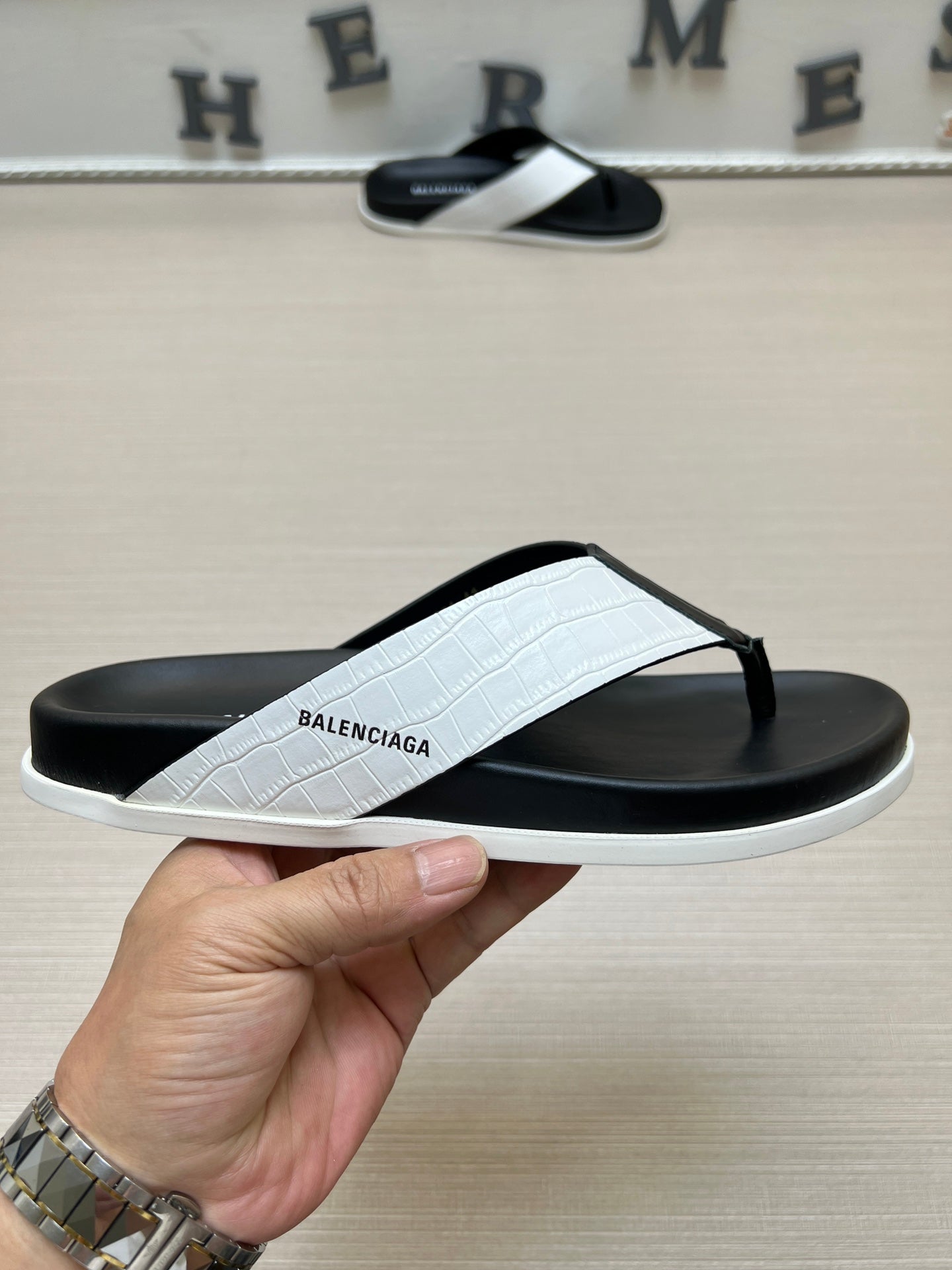 54J98ZDE Stylish slippers