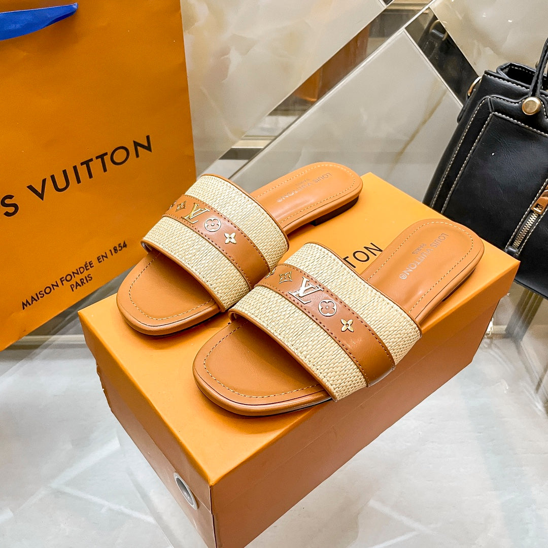 14E96ZDE Stylish Slippers