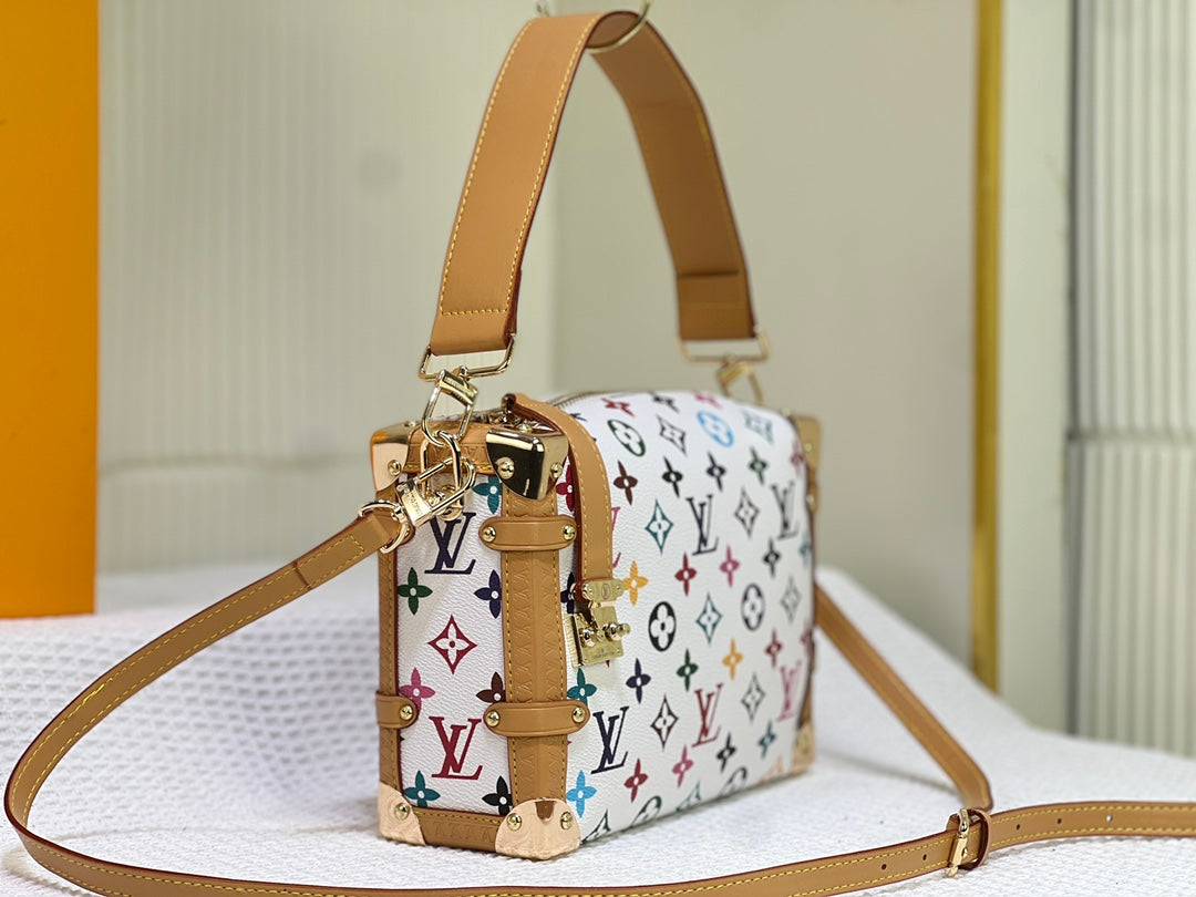 155NE18BDE Stylish leather bag