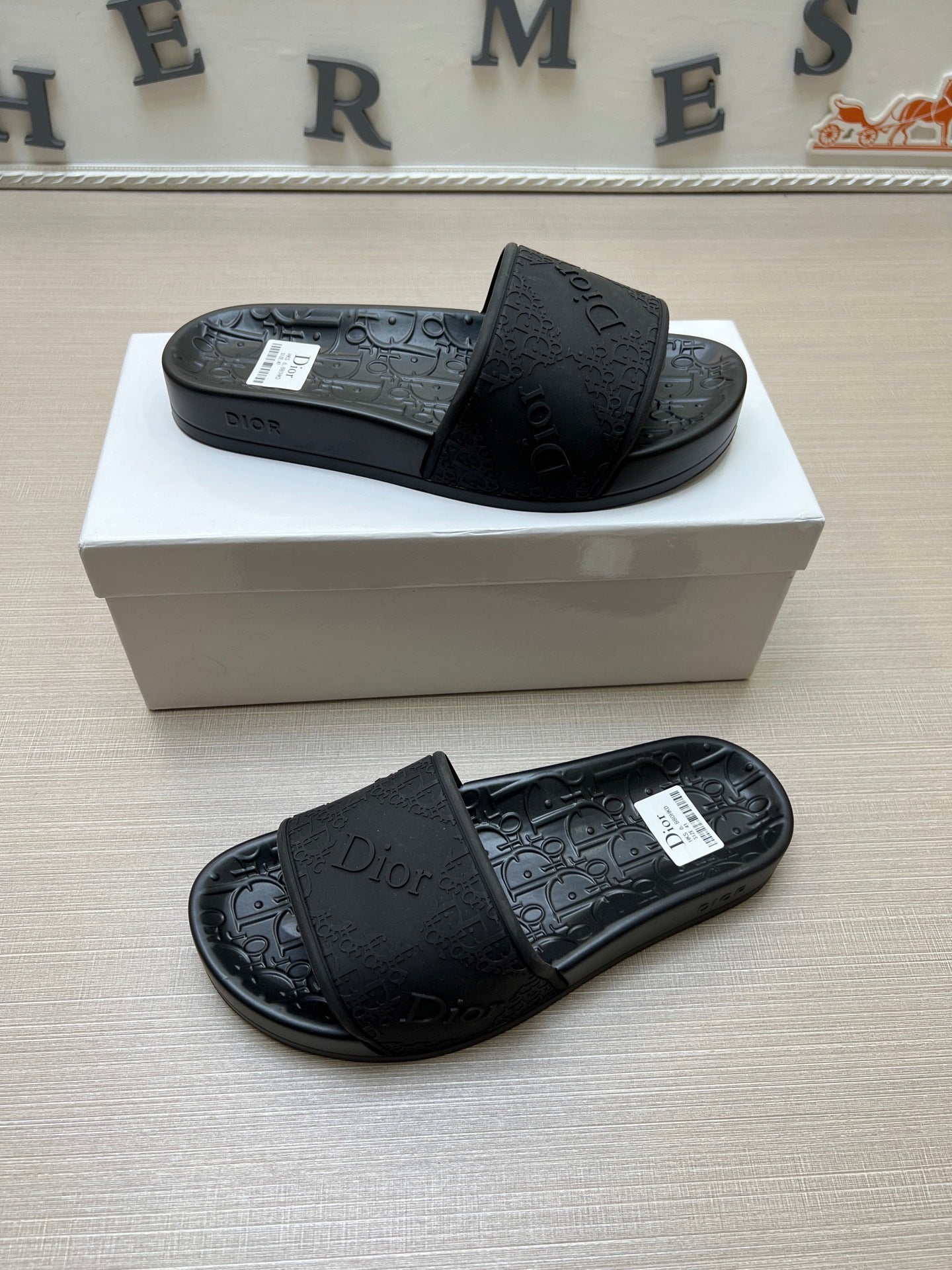 535ZD279ZDE Stylish Slippers