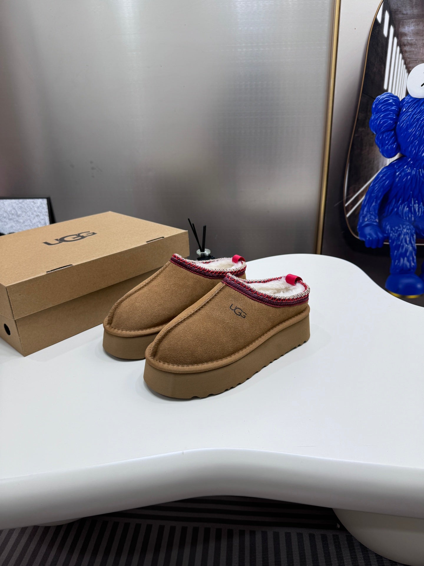 1LU13ZDE Stylish snow boots