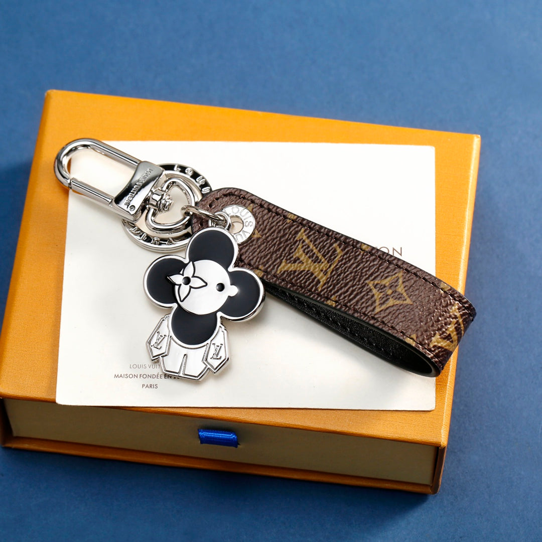 14E11ADE Stylish key closure