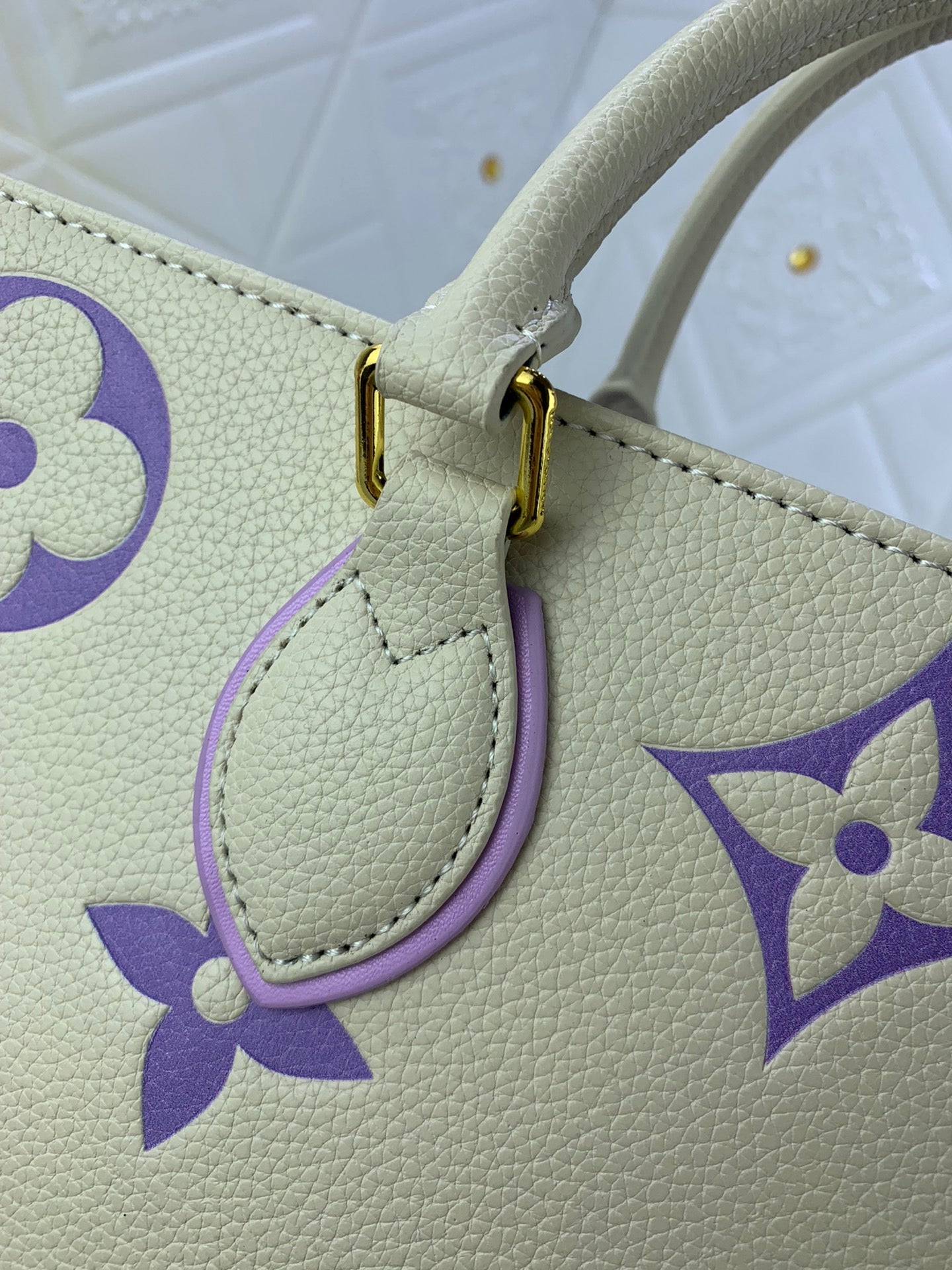 1XE279BDE Stylish leather bag 