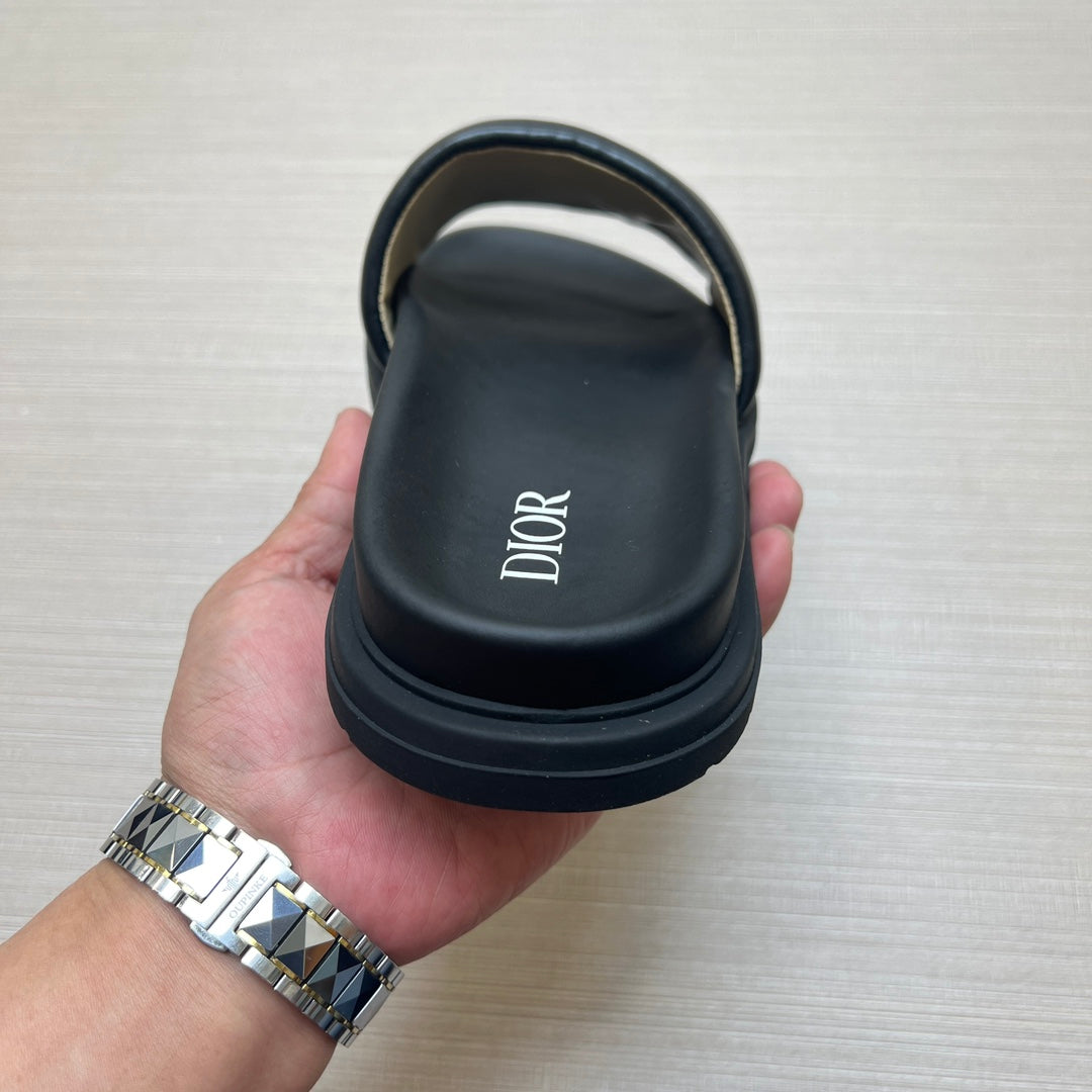 54D167ZDE Stylish leather slippers