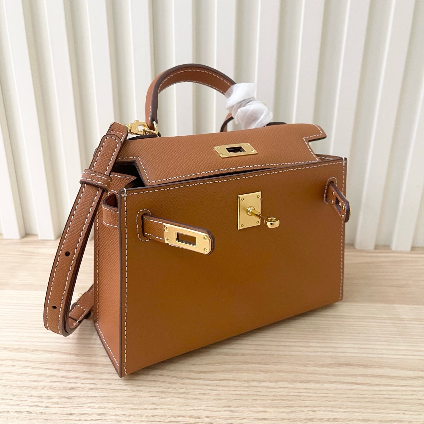 2WH26BDE Stylish leather bag