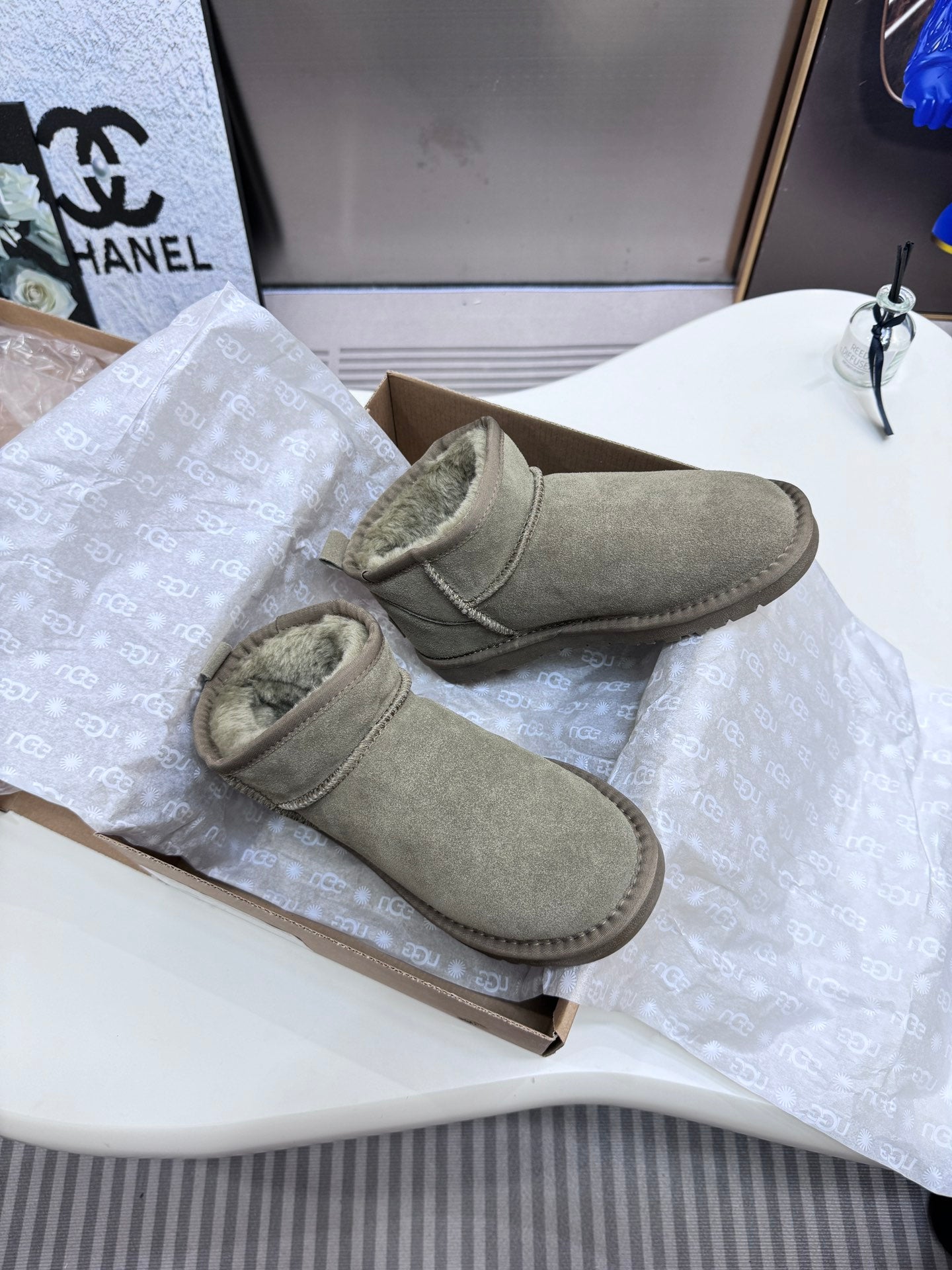 1LU10ZDE Stylish snow boots