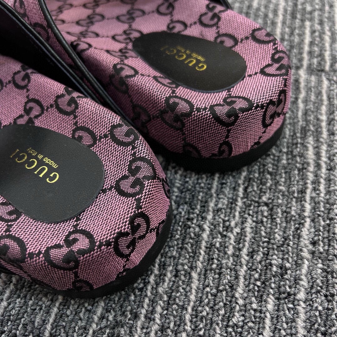 54B123ZDE Stylish slippers