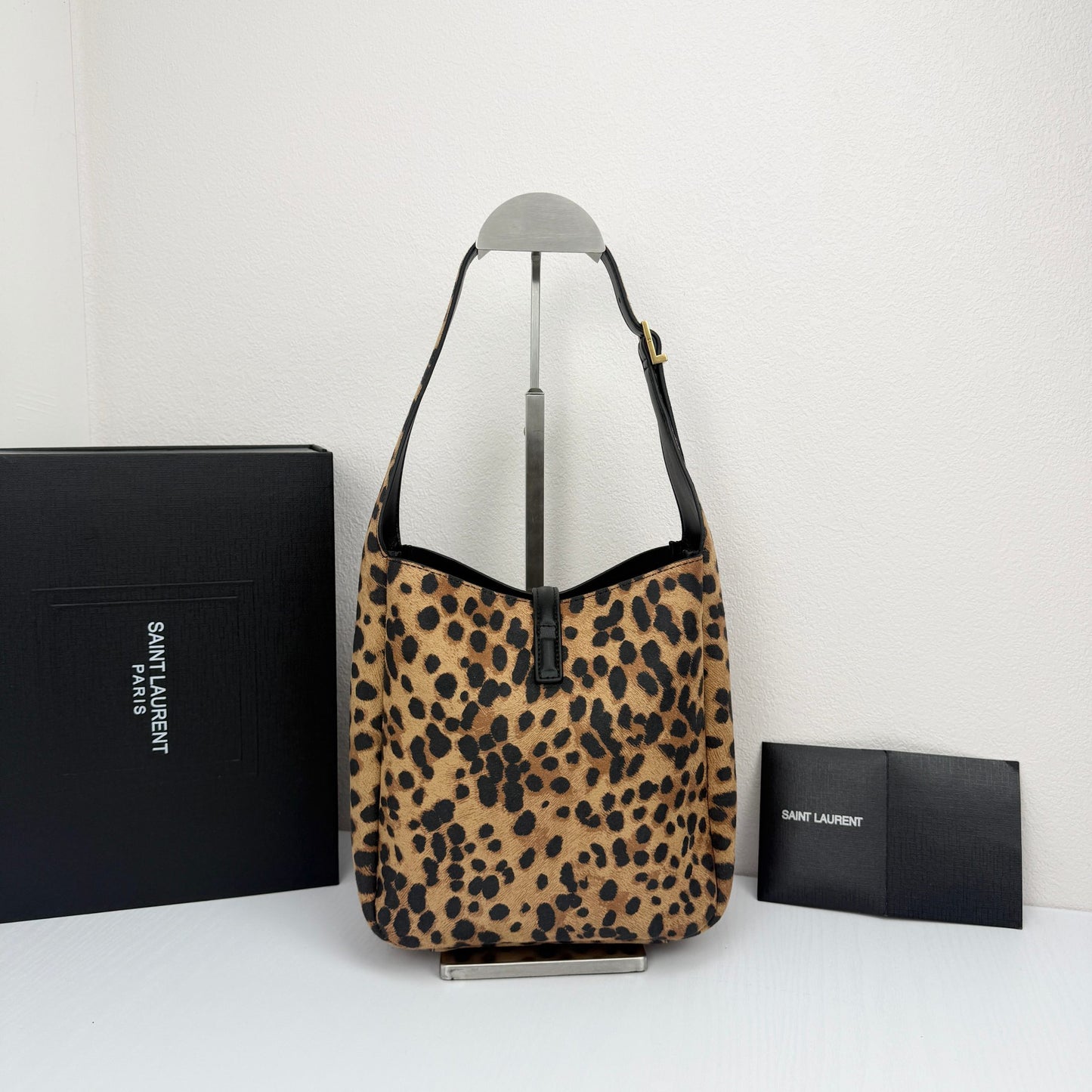165NSL120BDE Stylish bag