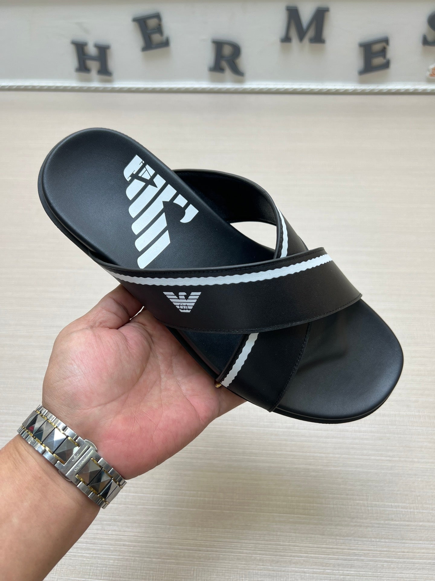 54A102ZDE Stylish slippers