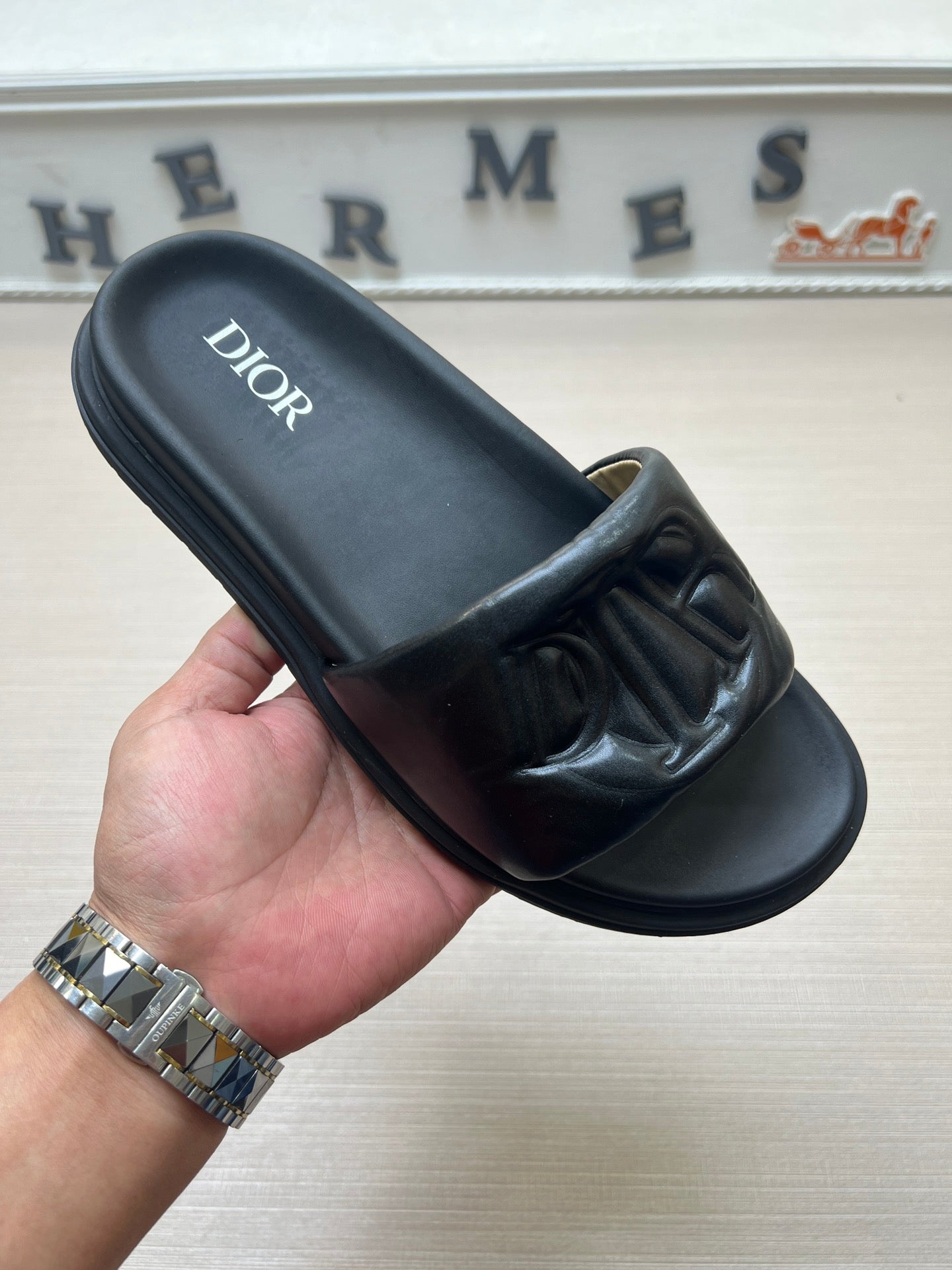 54D167ZDE Stylish leather slippers