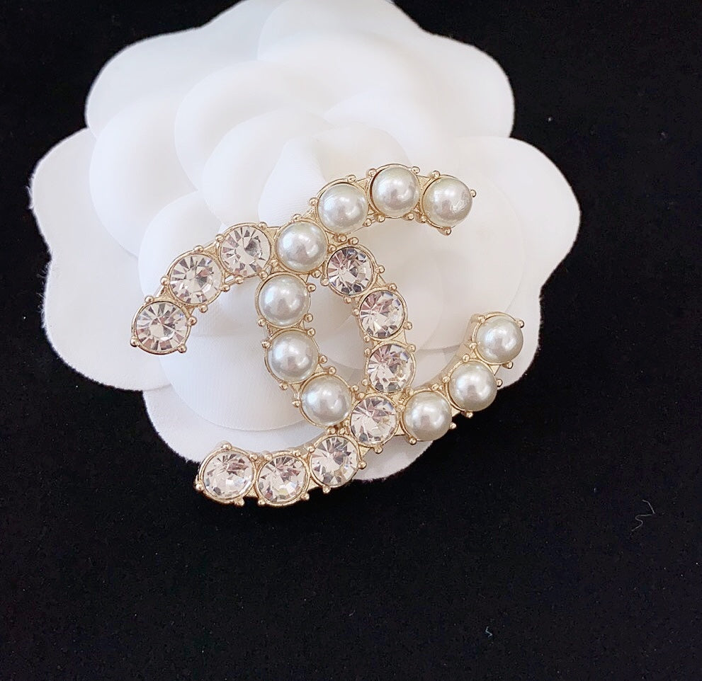 14C229XDE Stylish  Brooch