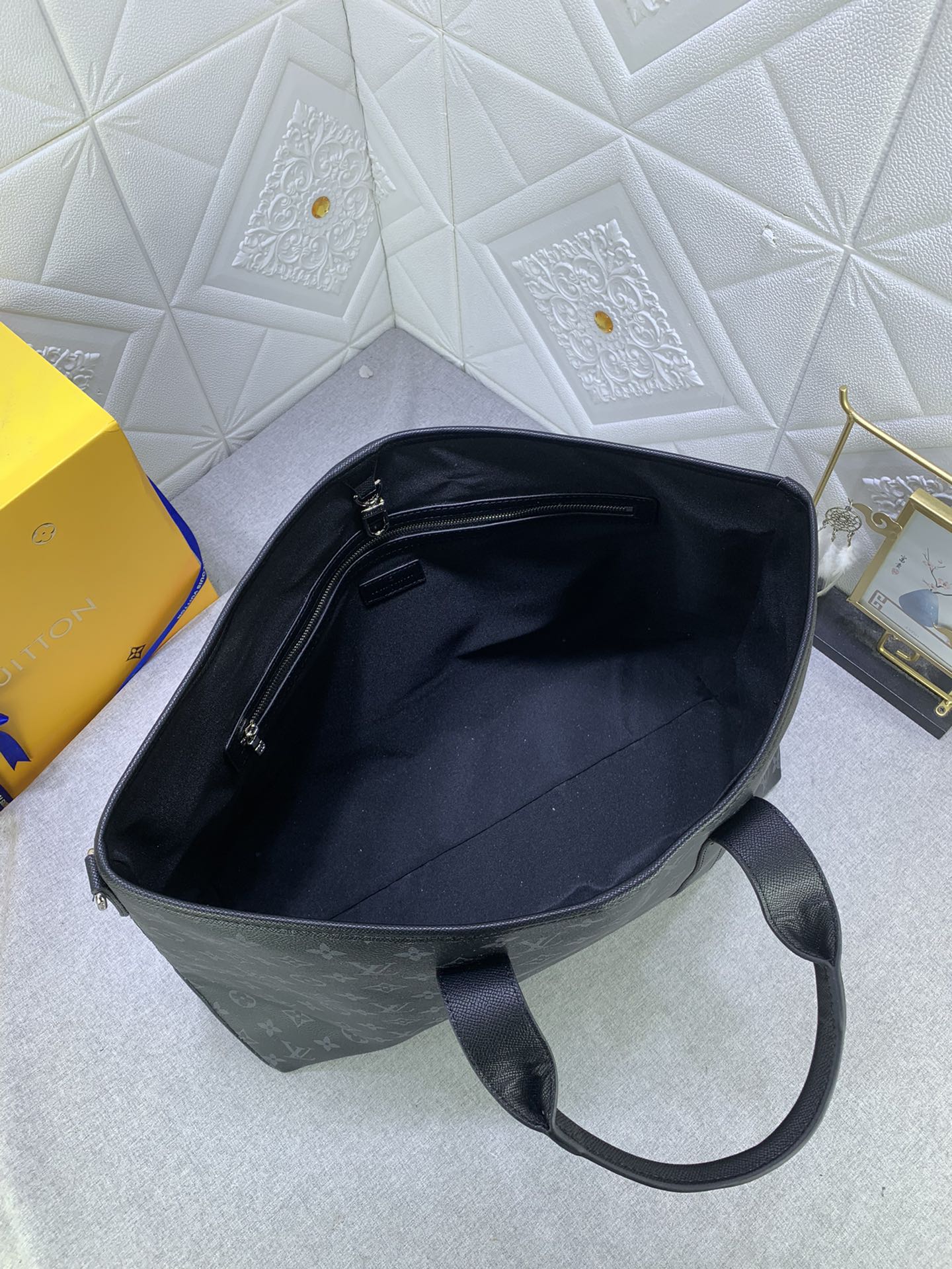 2XE350BDE Stylish leather bag 