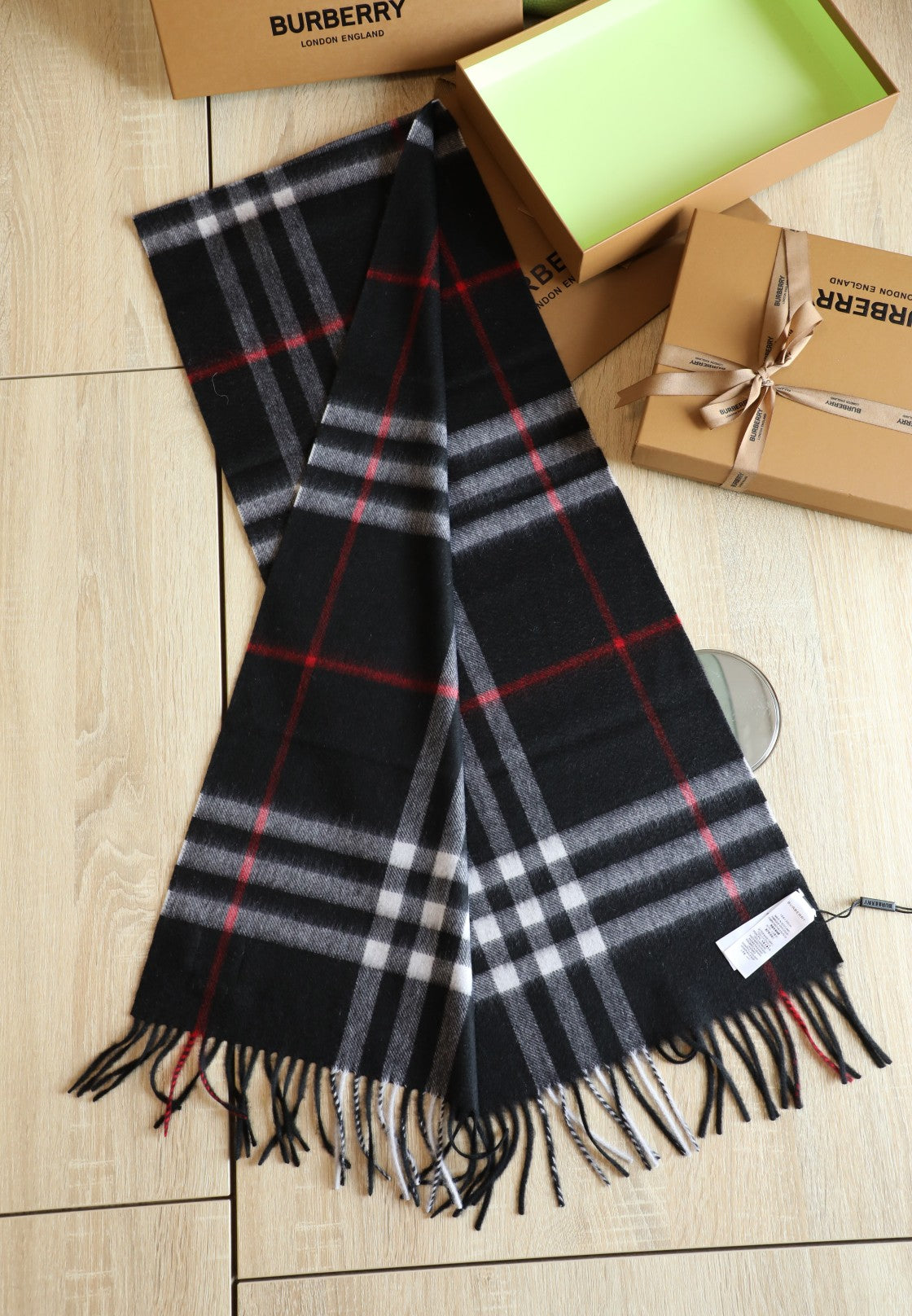 185ZR3WDE Stylish Winter Scarves
