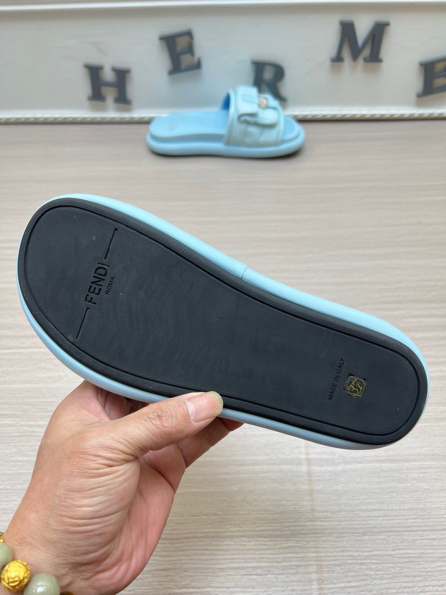 54F125ZDE Stylish slippers