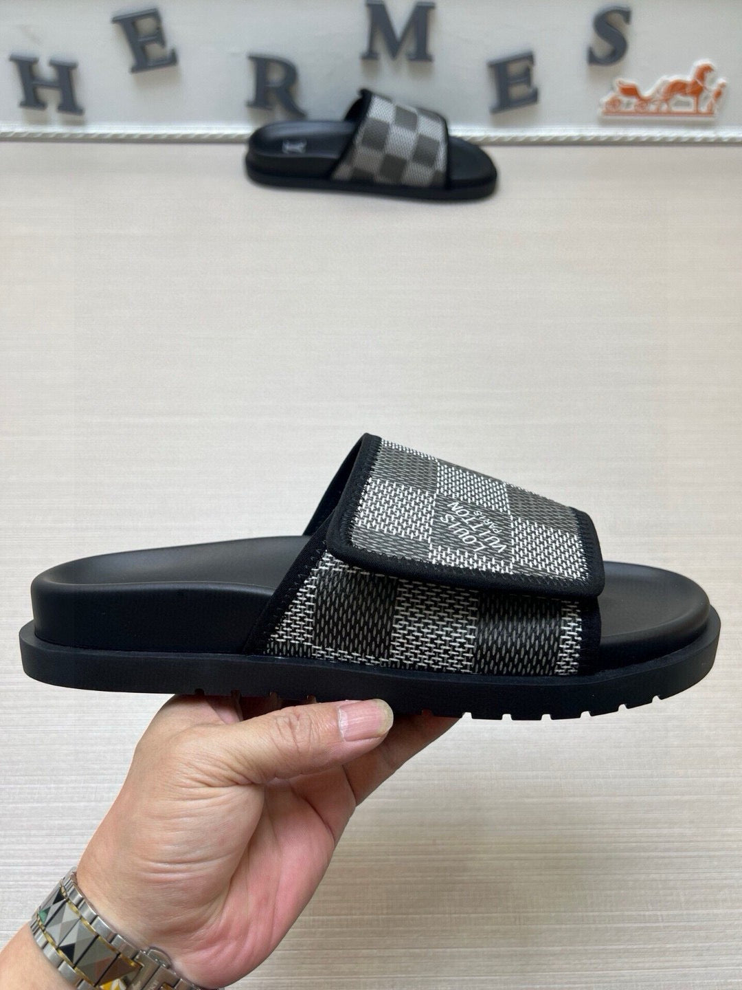 5QE3ZDE Stylish Slippers