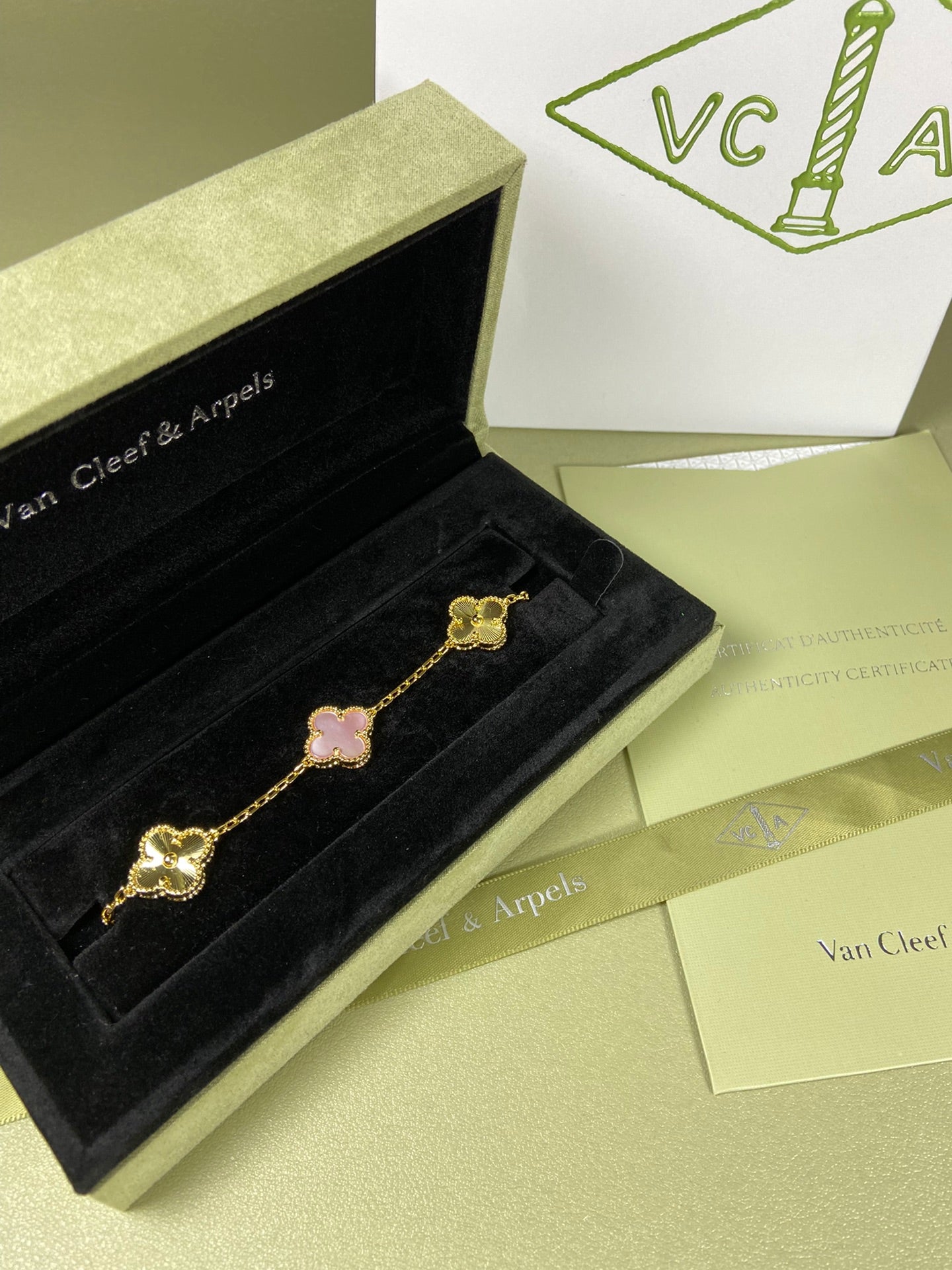 5XVA181KDE Stylish bracelets  5 flowers normal size1.5cm flower