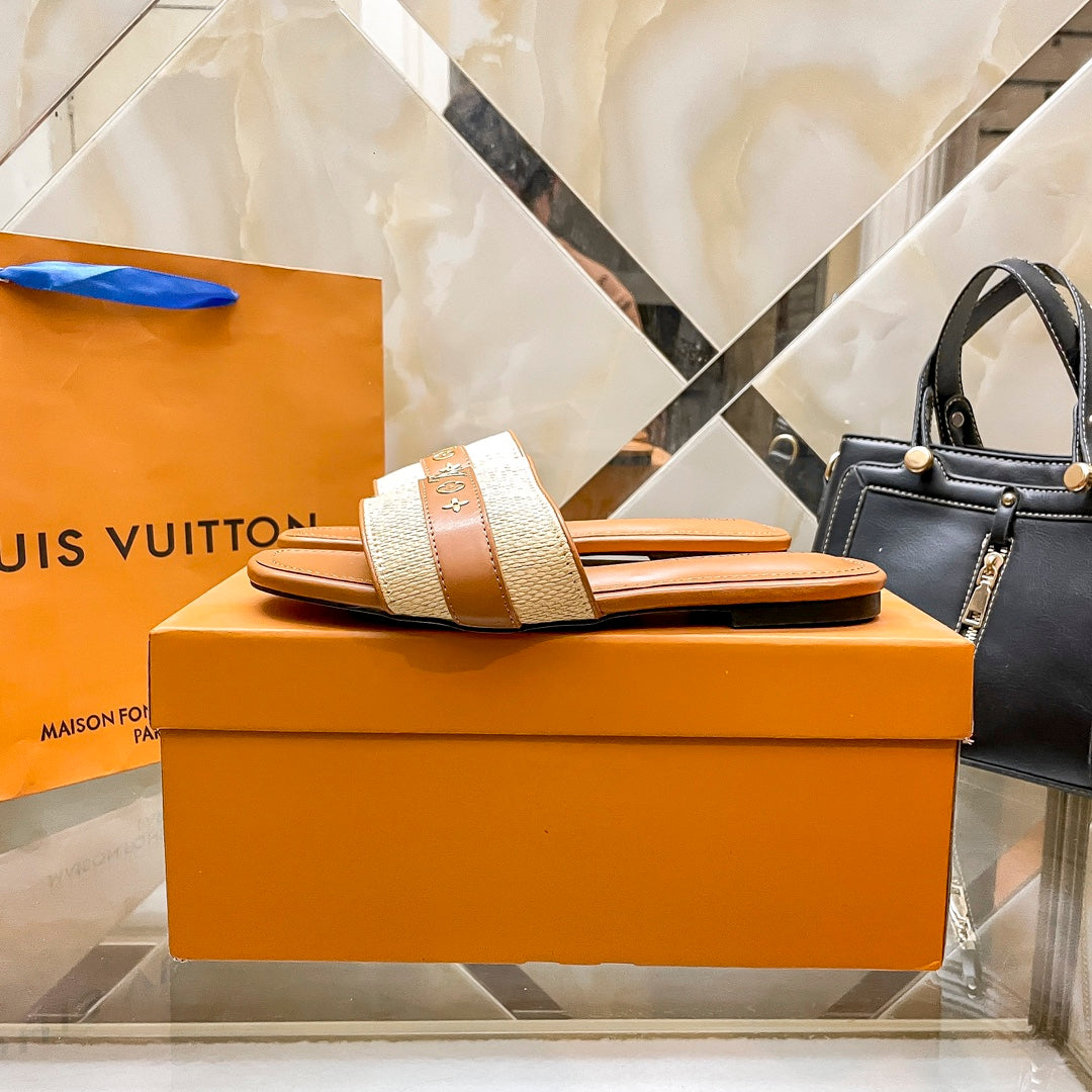 14E96ZDE Stylish Slippers