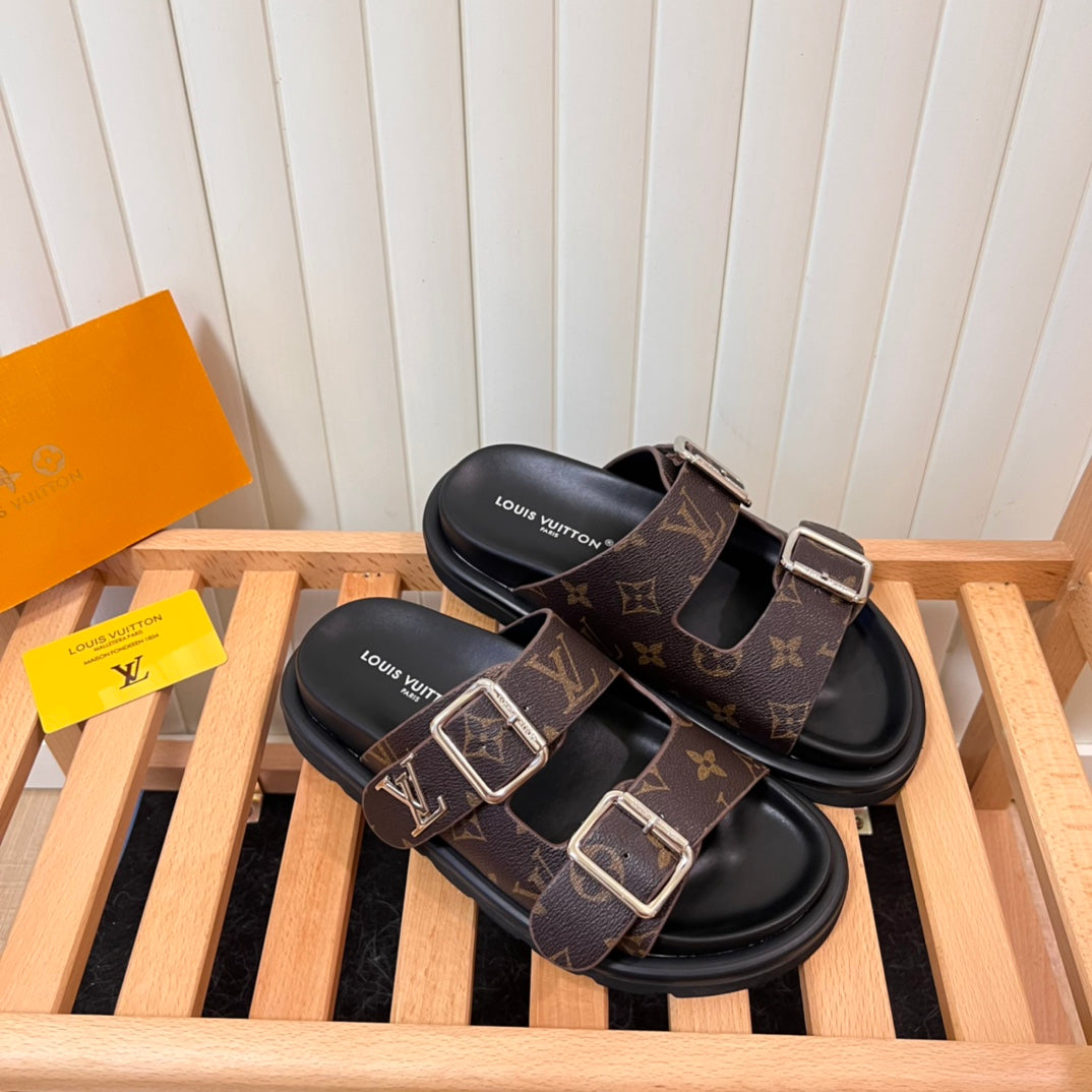 14E208ZDE Stylish Slippers