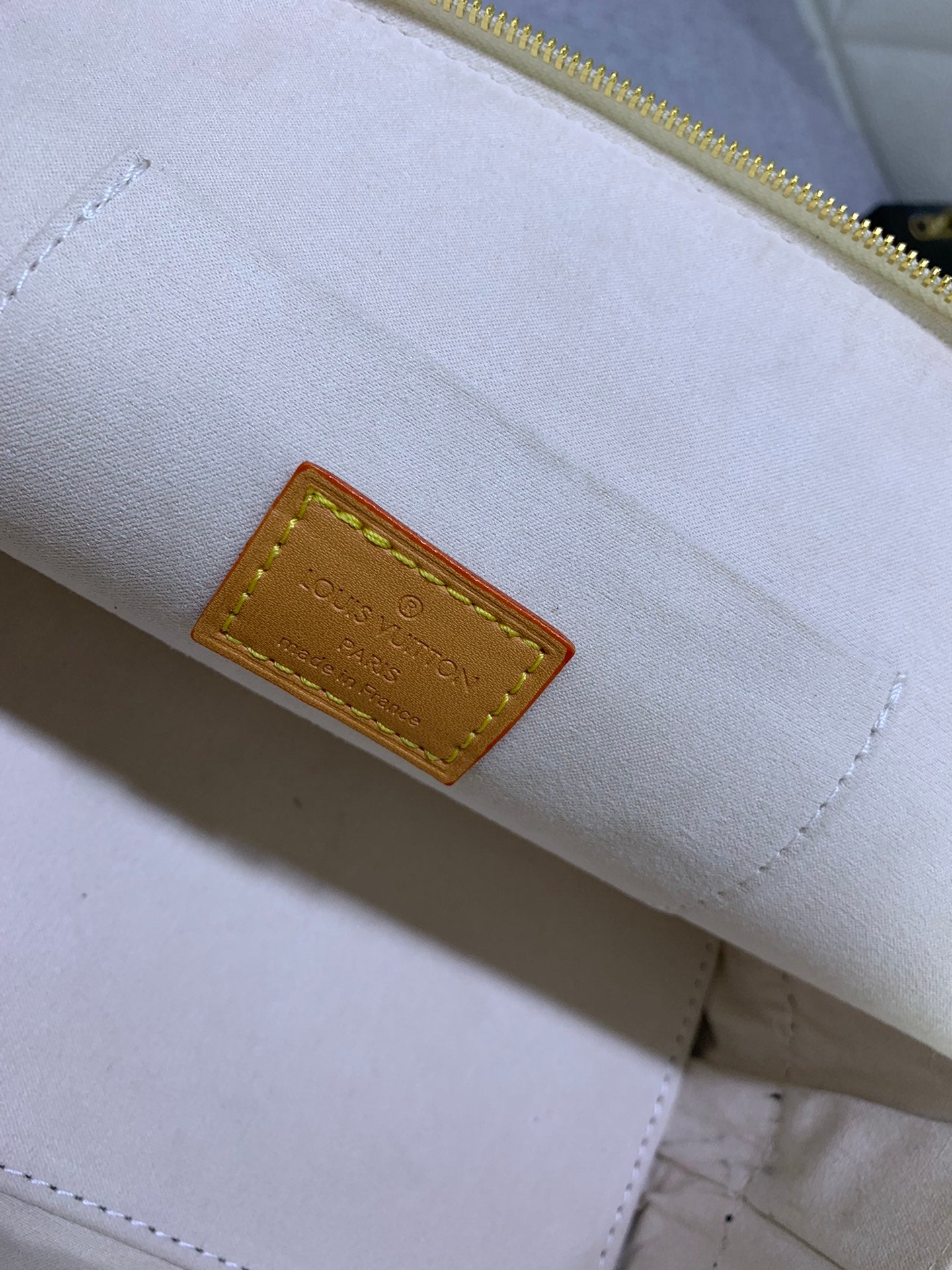 2XE336BDE Stylish leather bag 