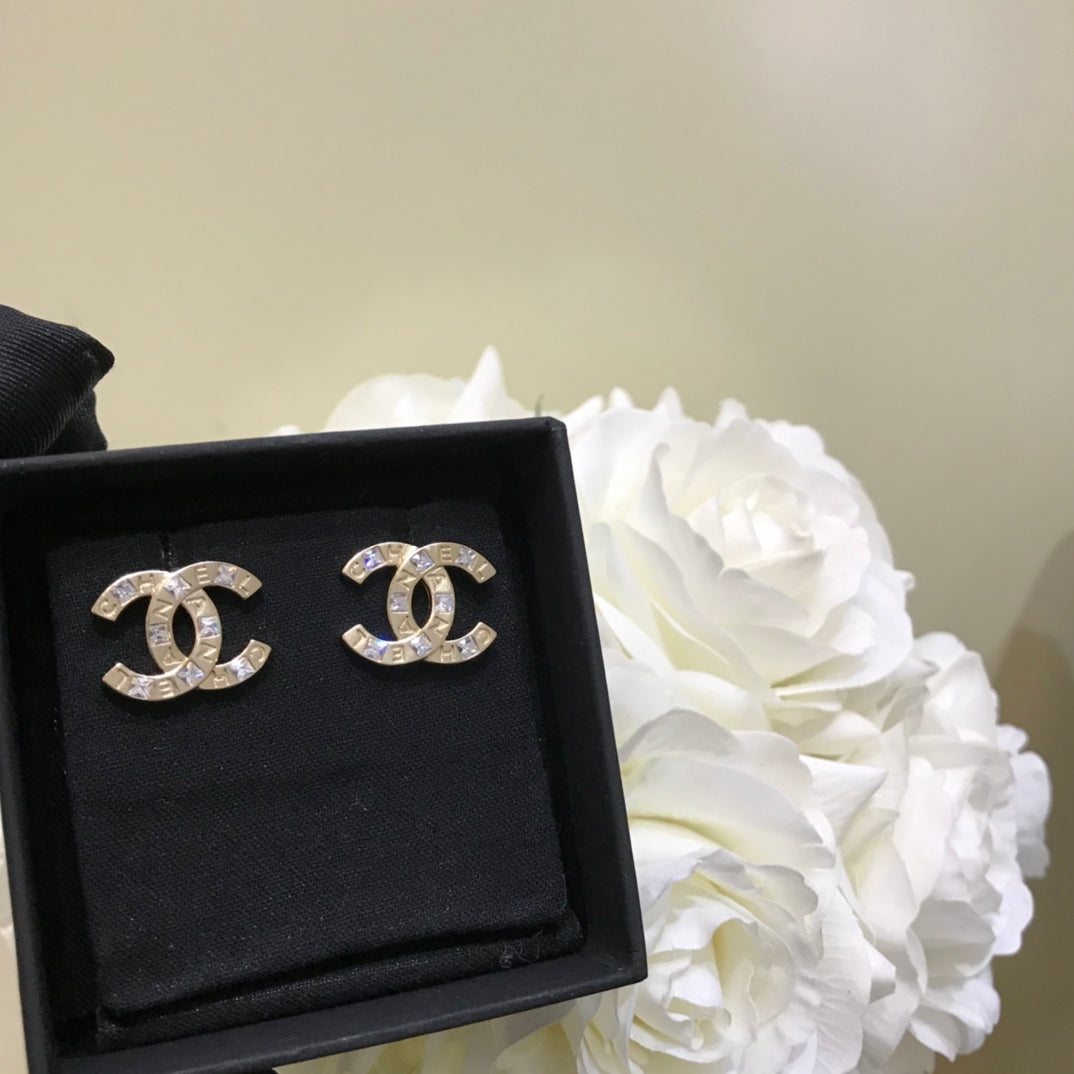 1YC149EDE Stylish Earrings