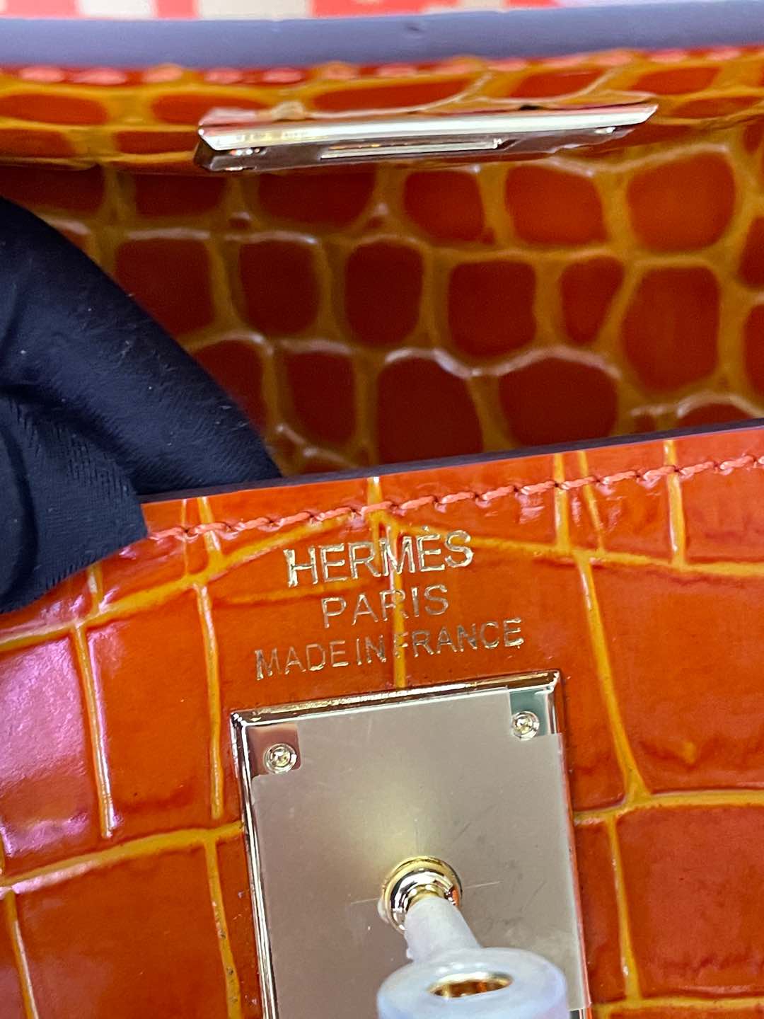 2WH28BDE Stylish leather bag